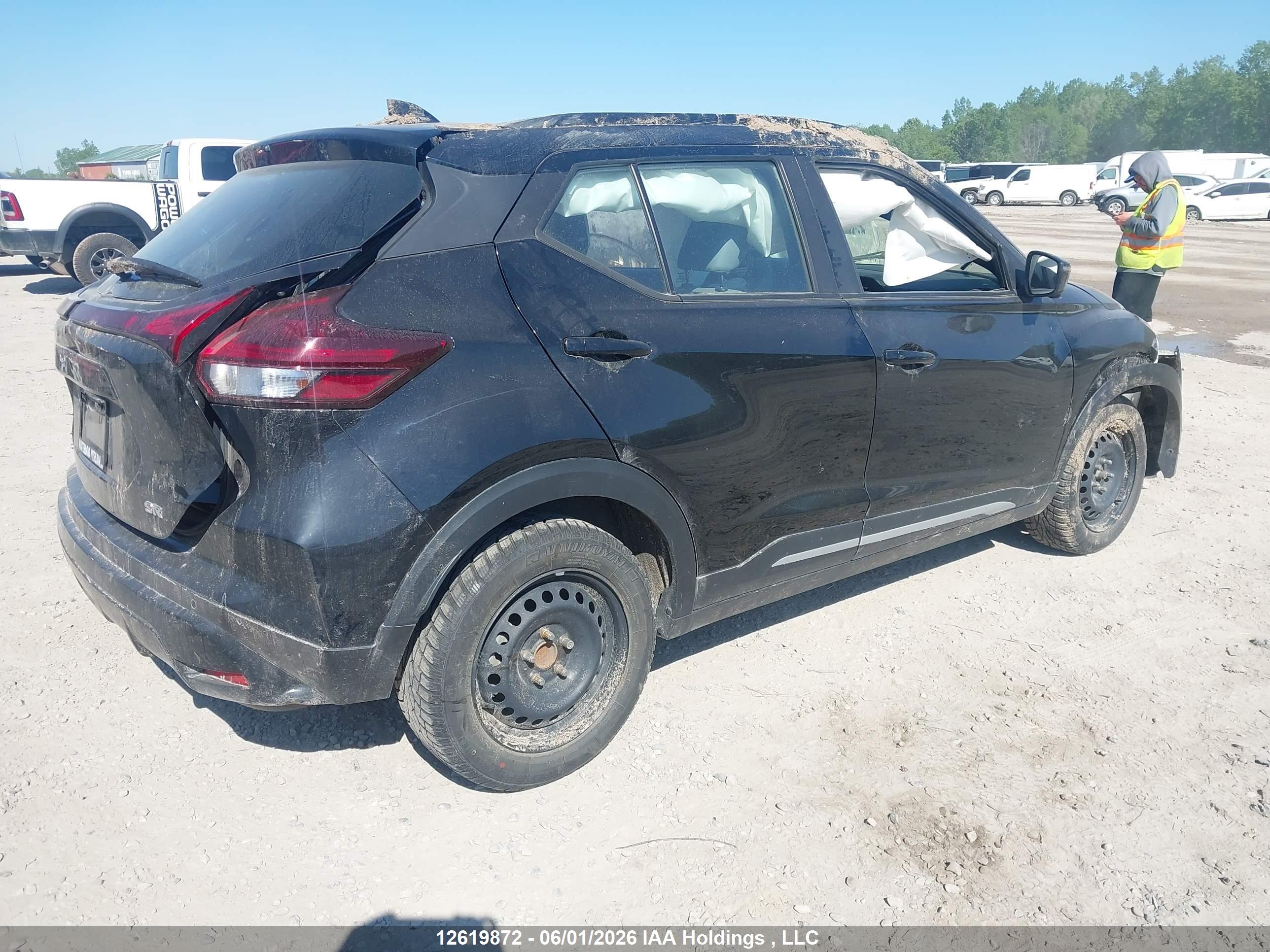 NISSAN KICKS image 4