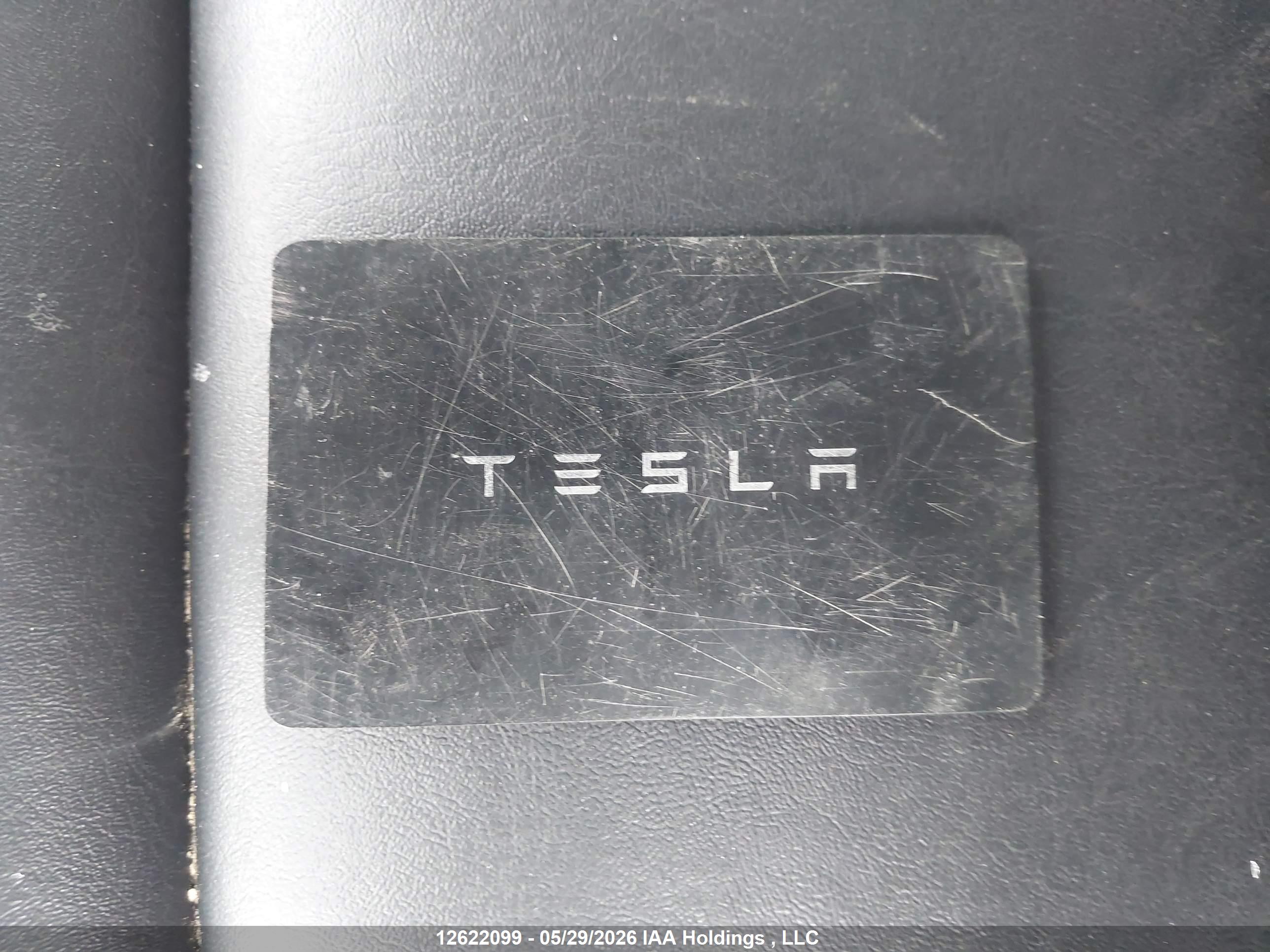 TESLA MODEL image 10