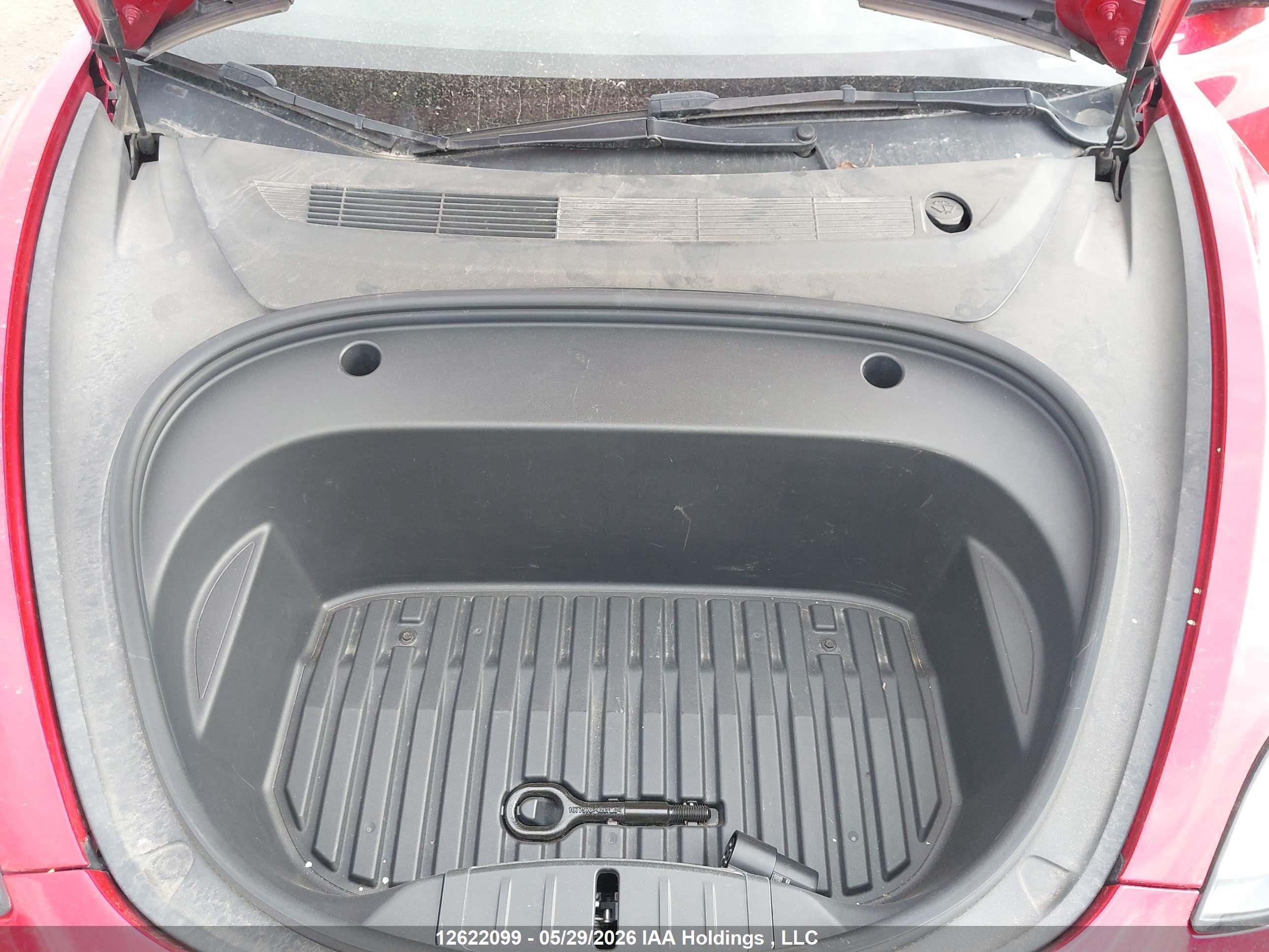 TESLA MODEL image 9