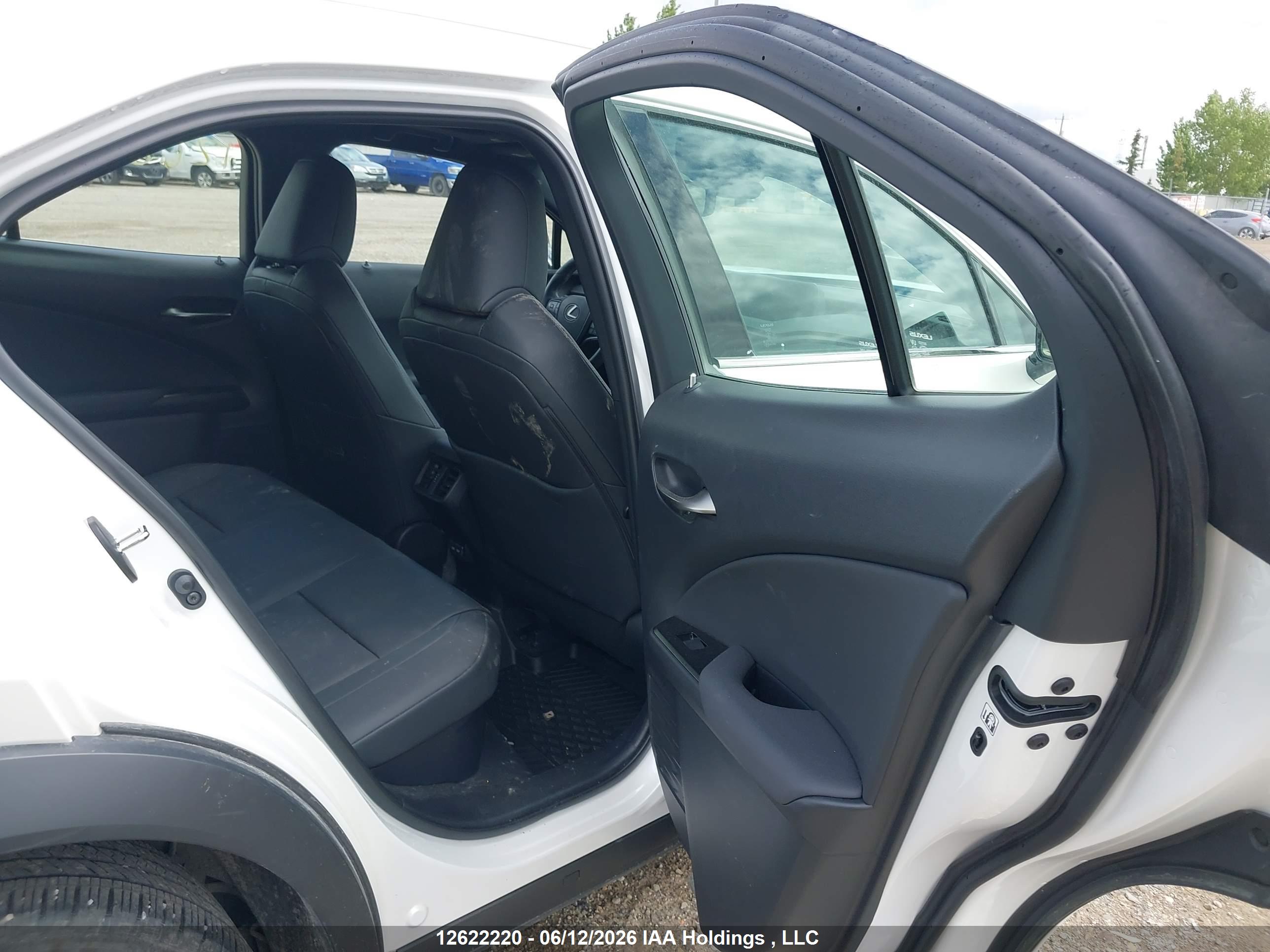 LEXUS UX image 8