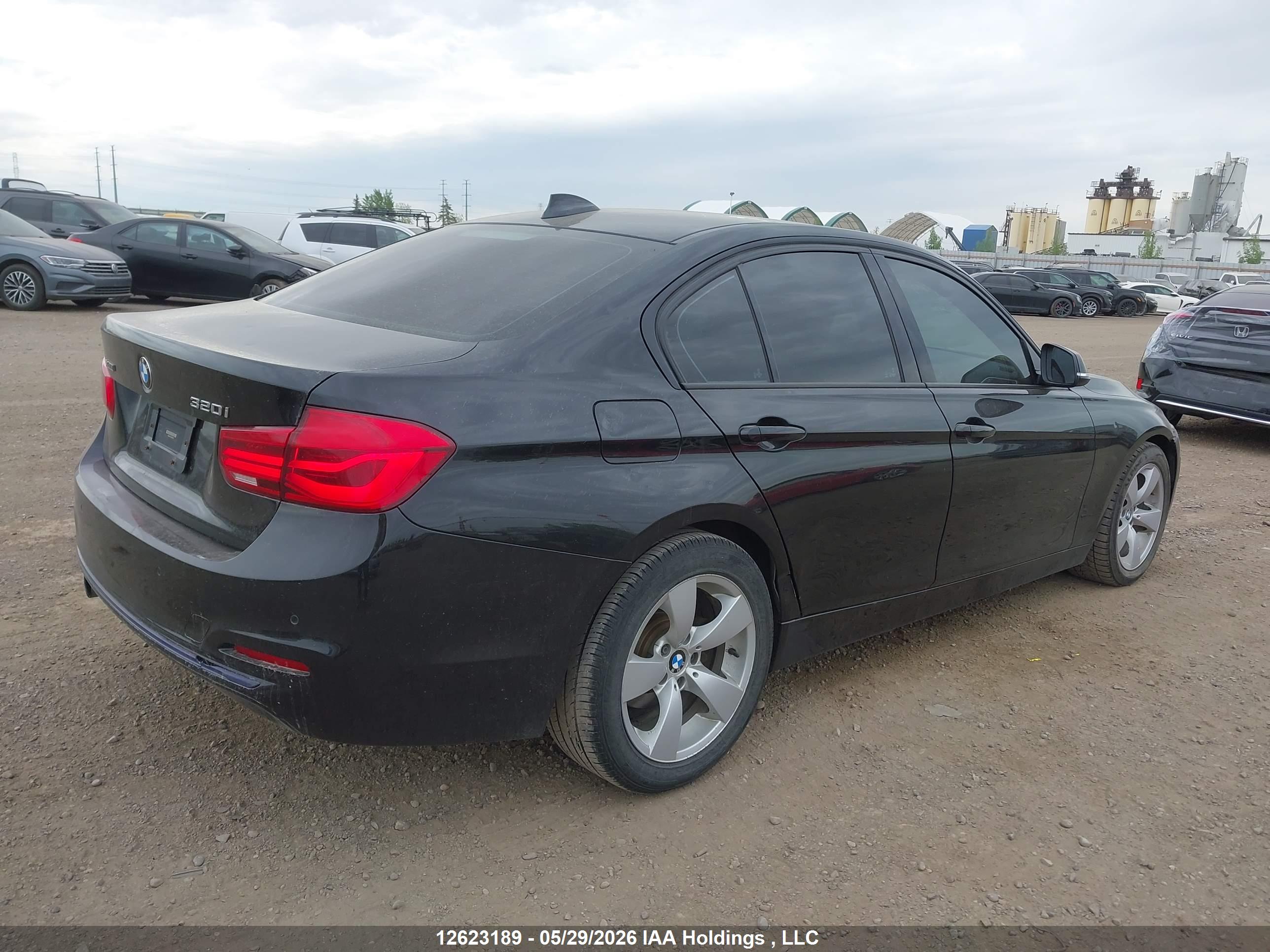 BMW 320 image 4