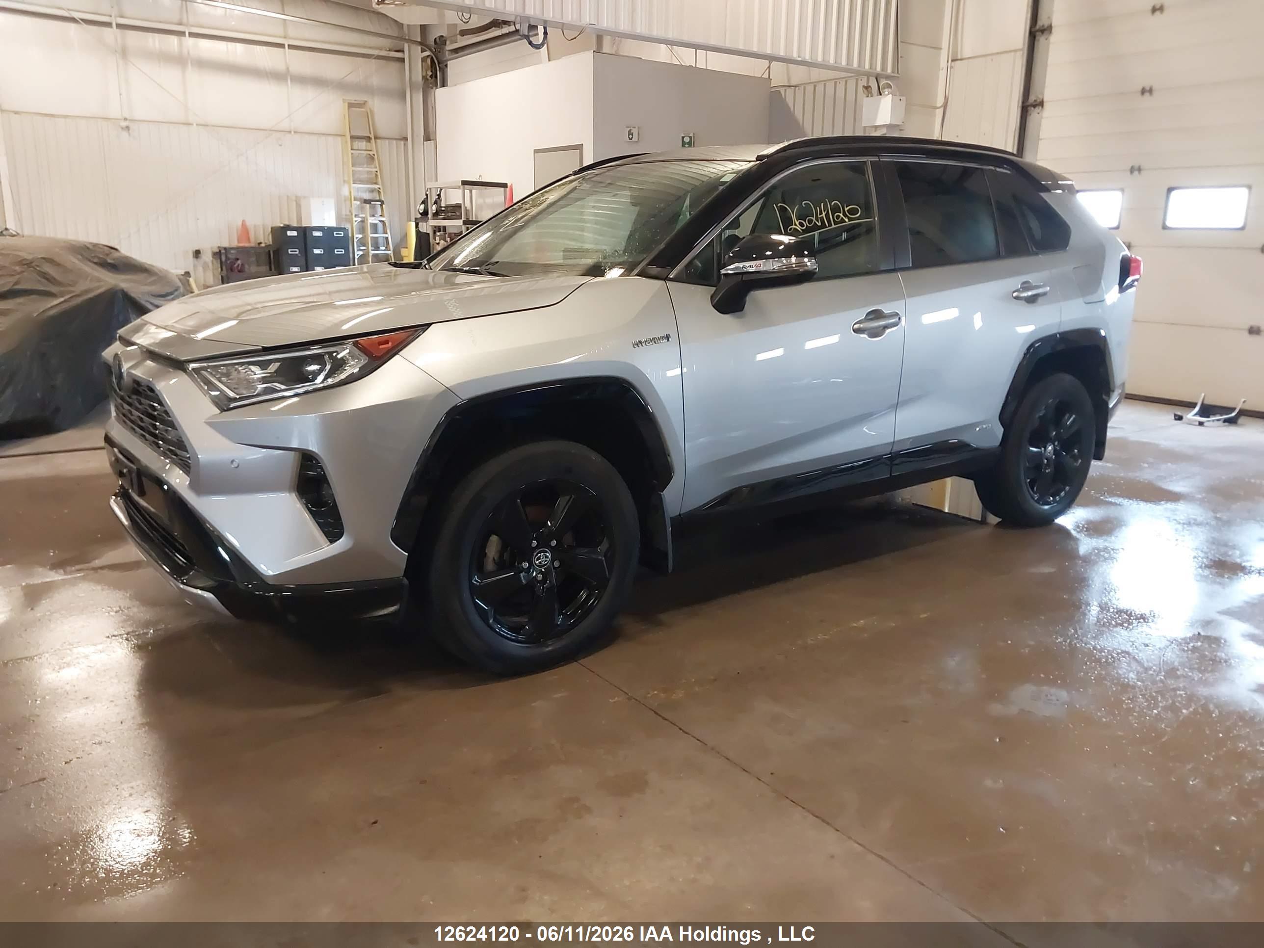 TOYOTA RAV4 image 2