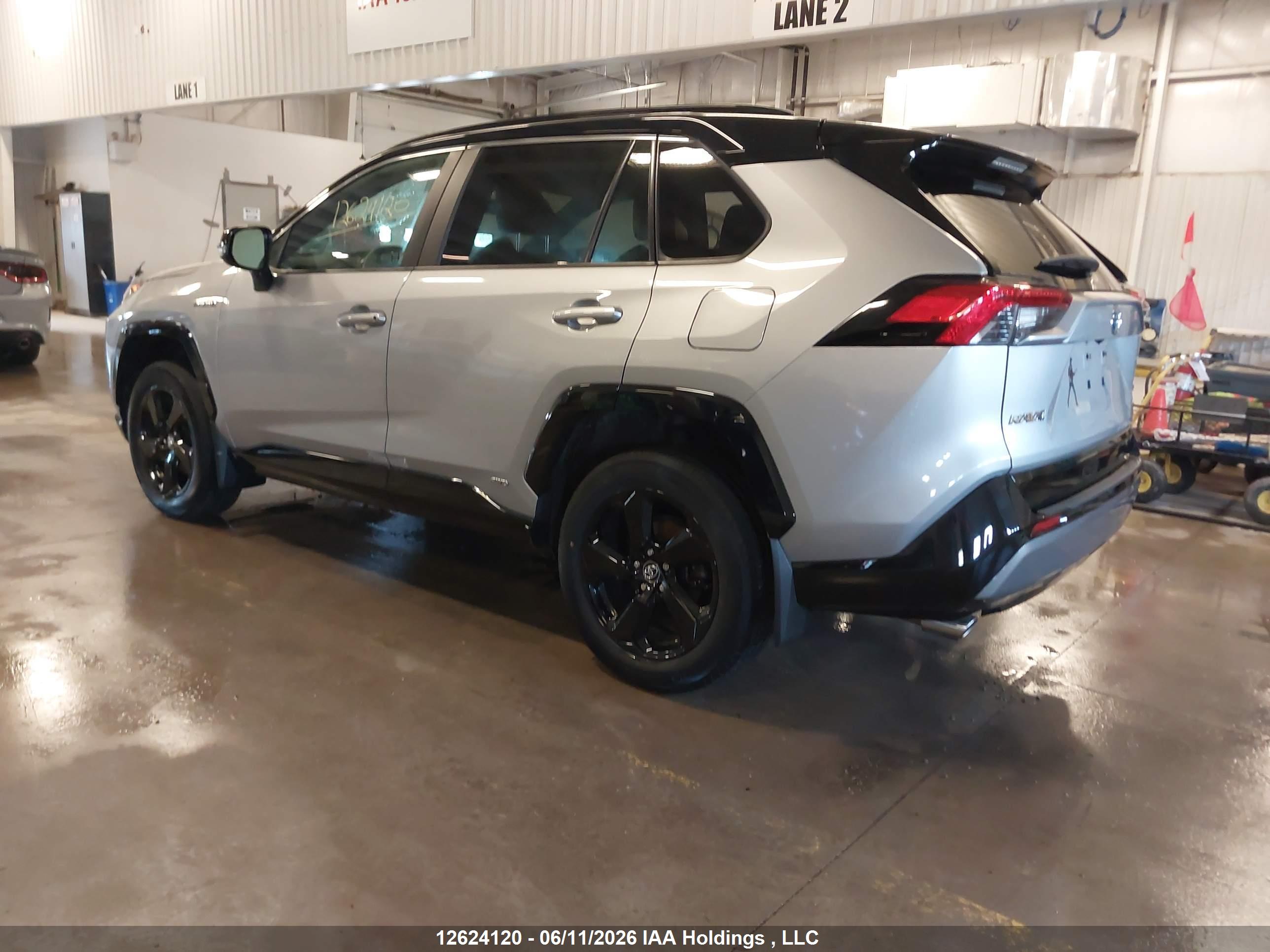 TOYOTA RAV4 image 3