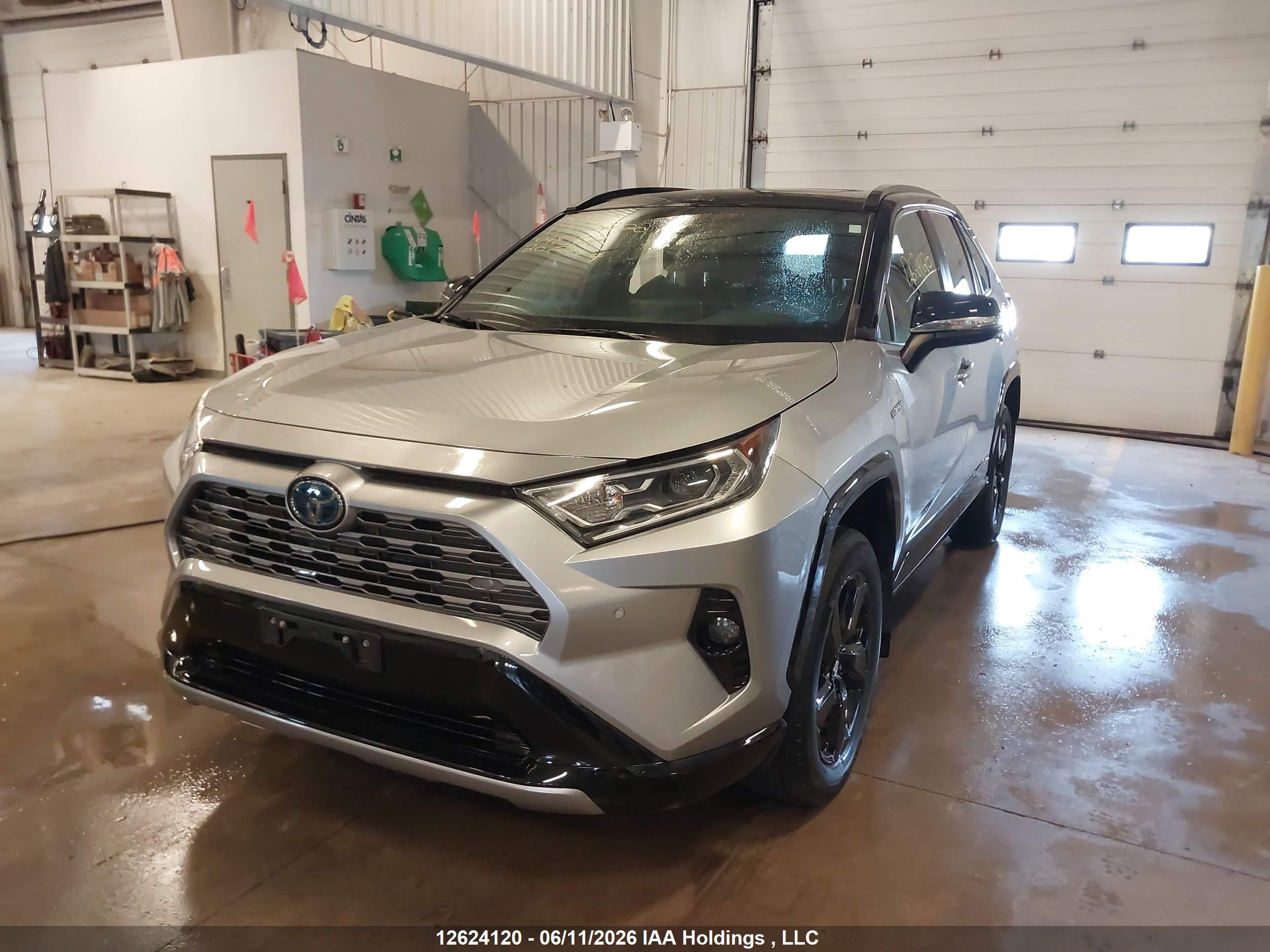 TOYOTA RAV4 image 6