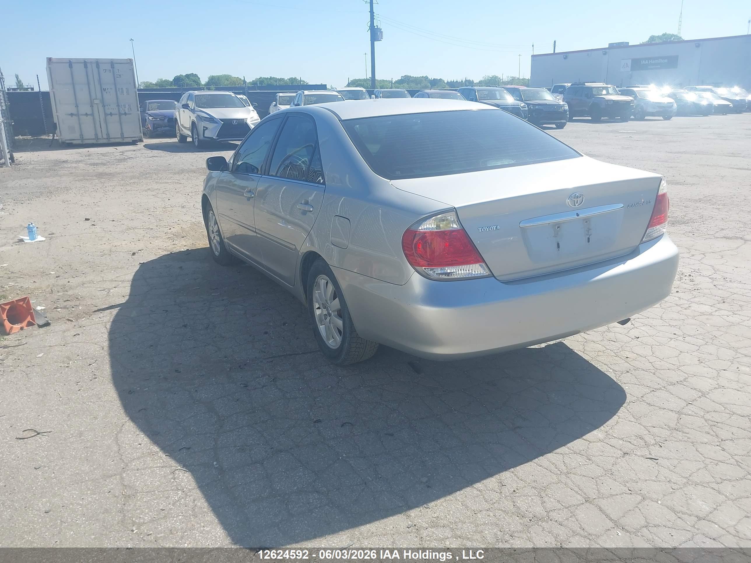 TOYOTA CAMRY image 3