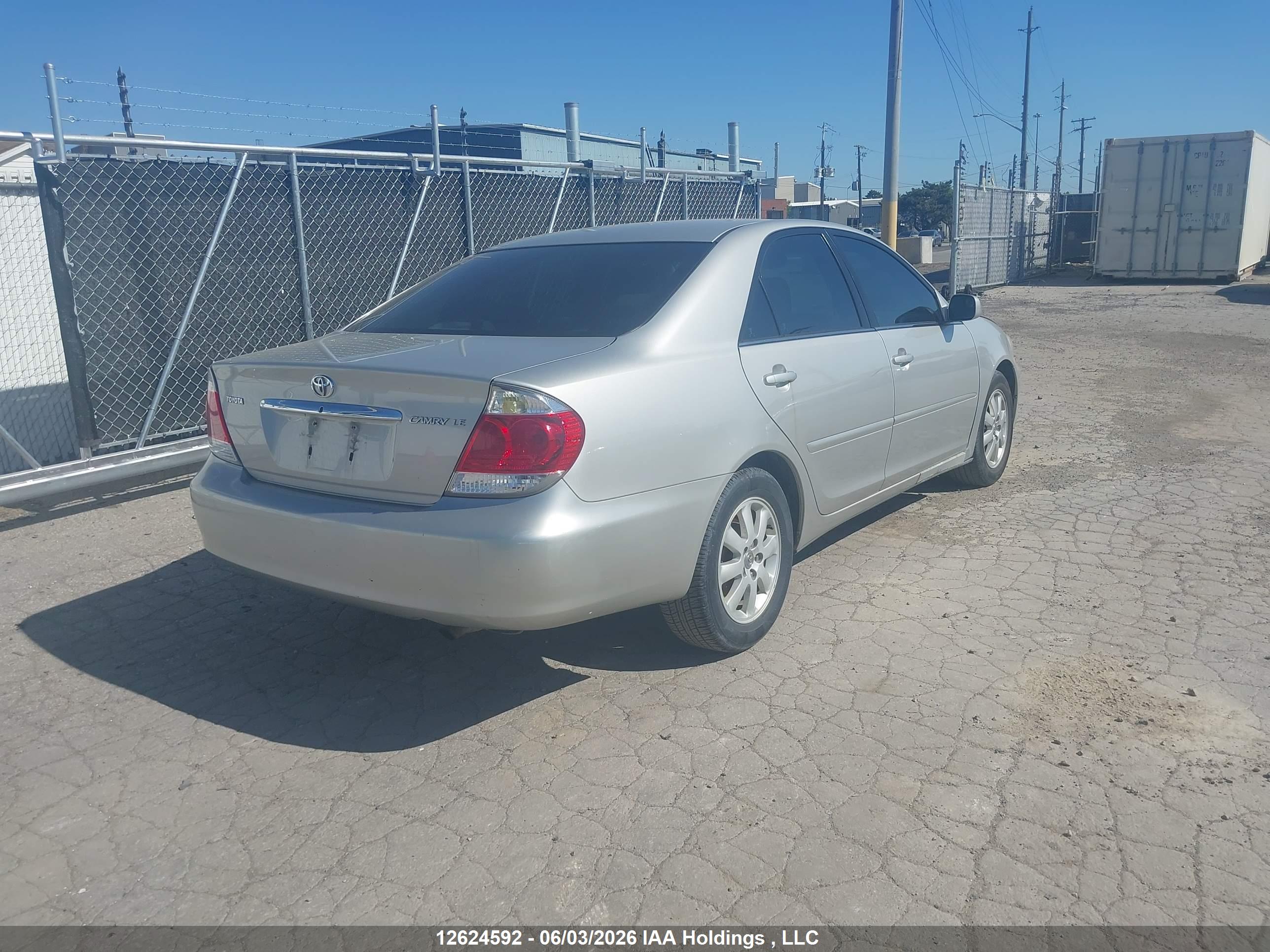 TOYOTA CAMRY image 4