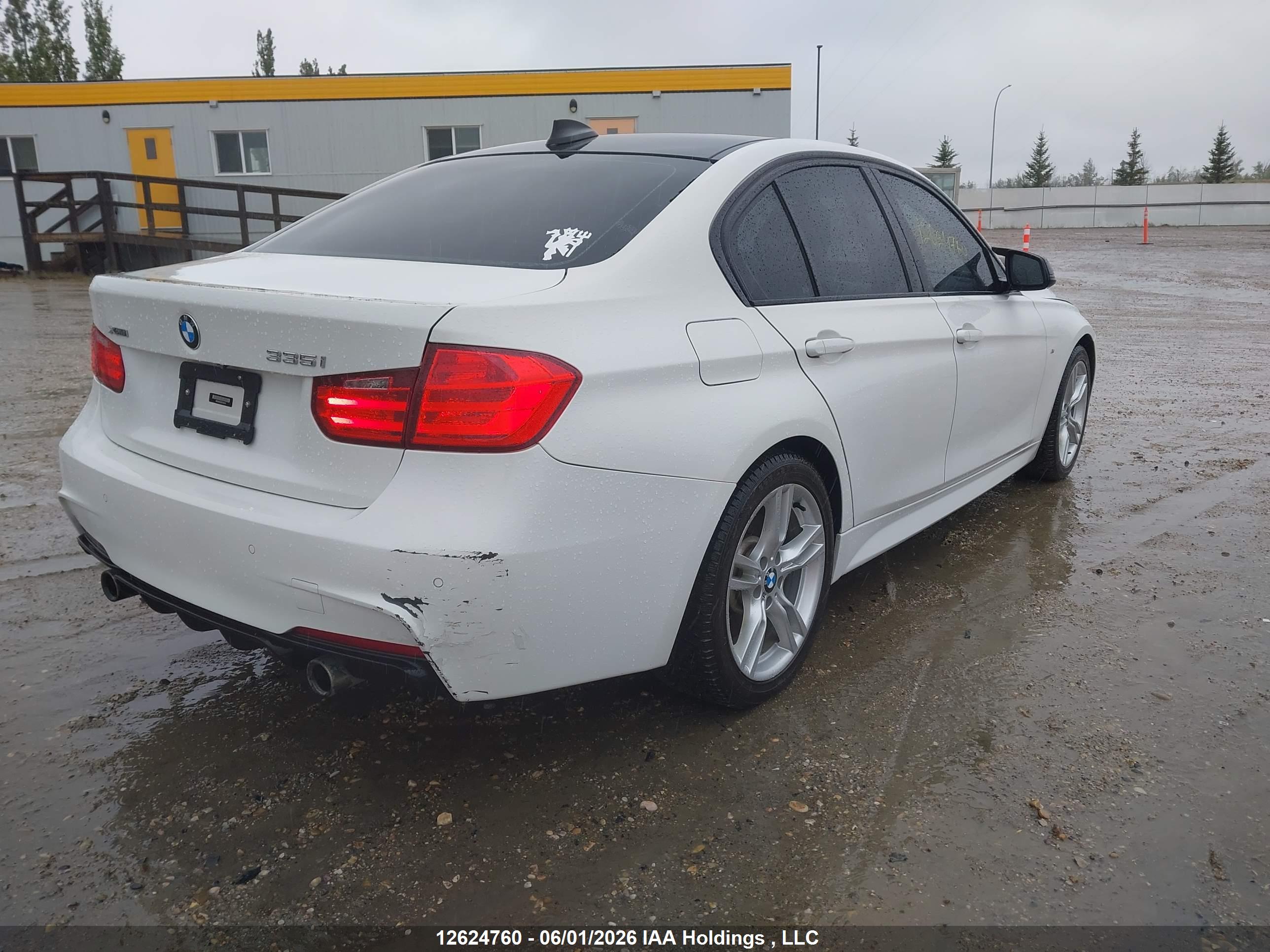 BMW 335I image 4