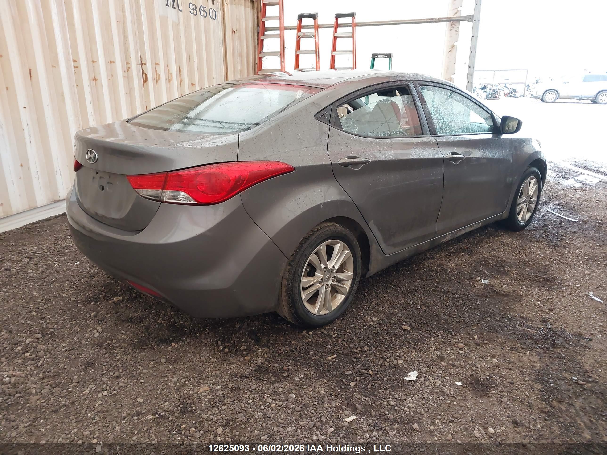 HYUNDAI ELANTRA image 4