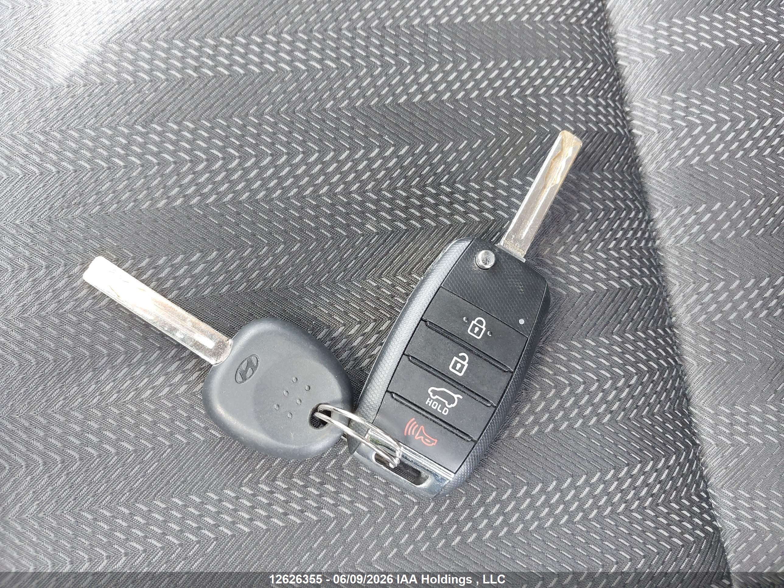 KIA SPORTAGE image 11
