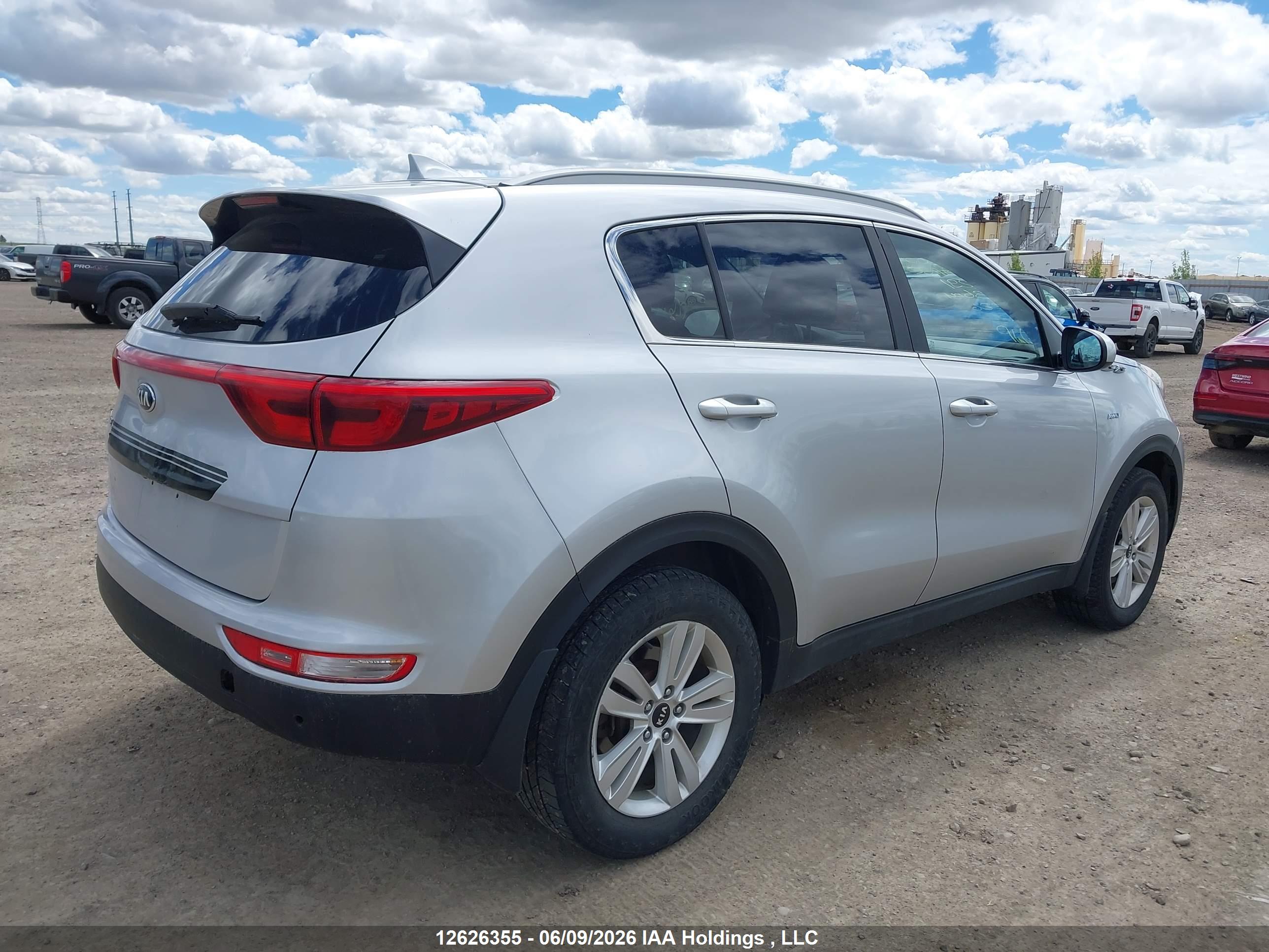 KIA SPORTAGE image 4