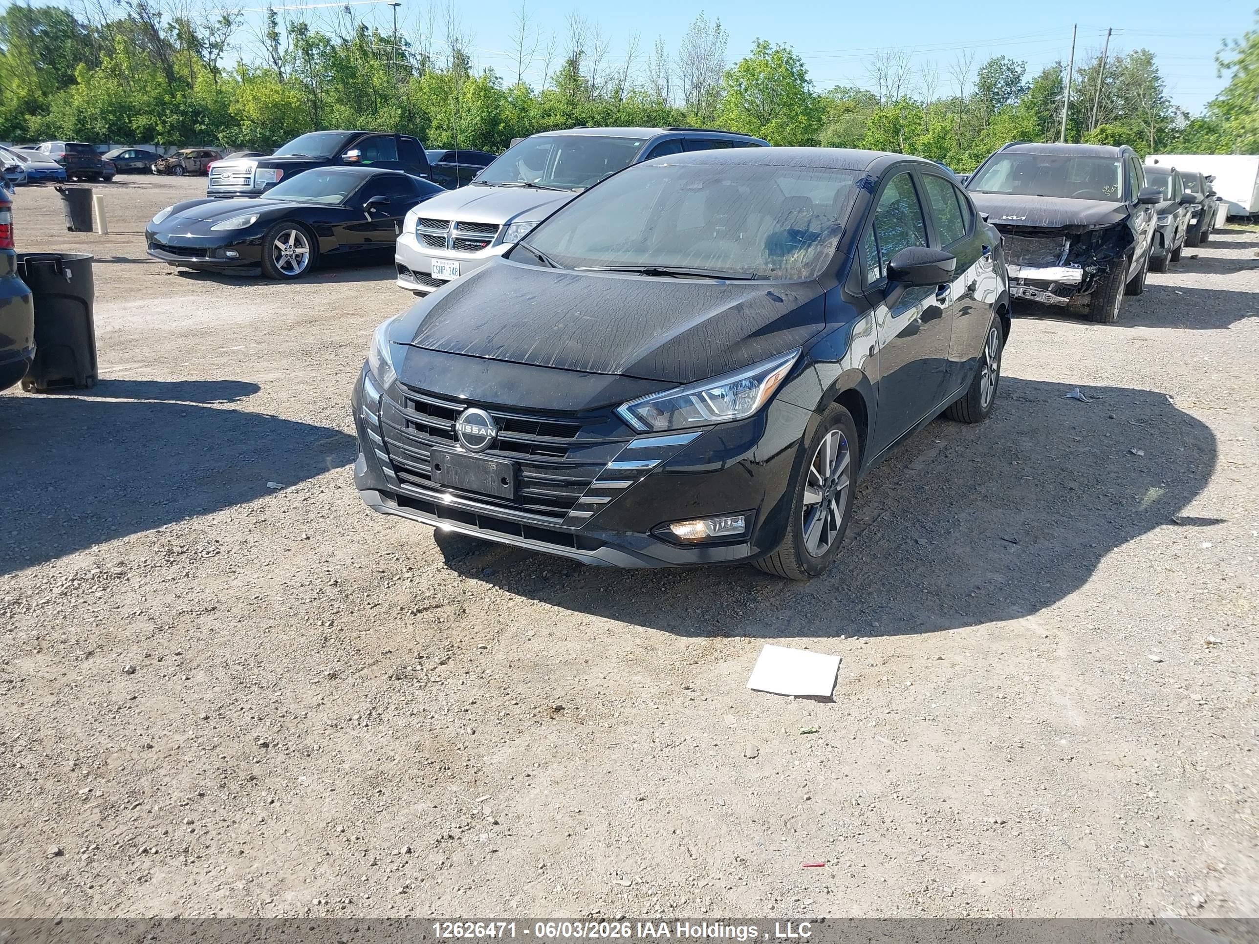 NISSAN VERSA image 2