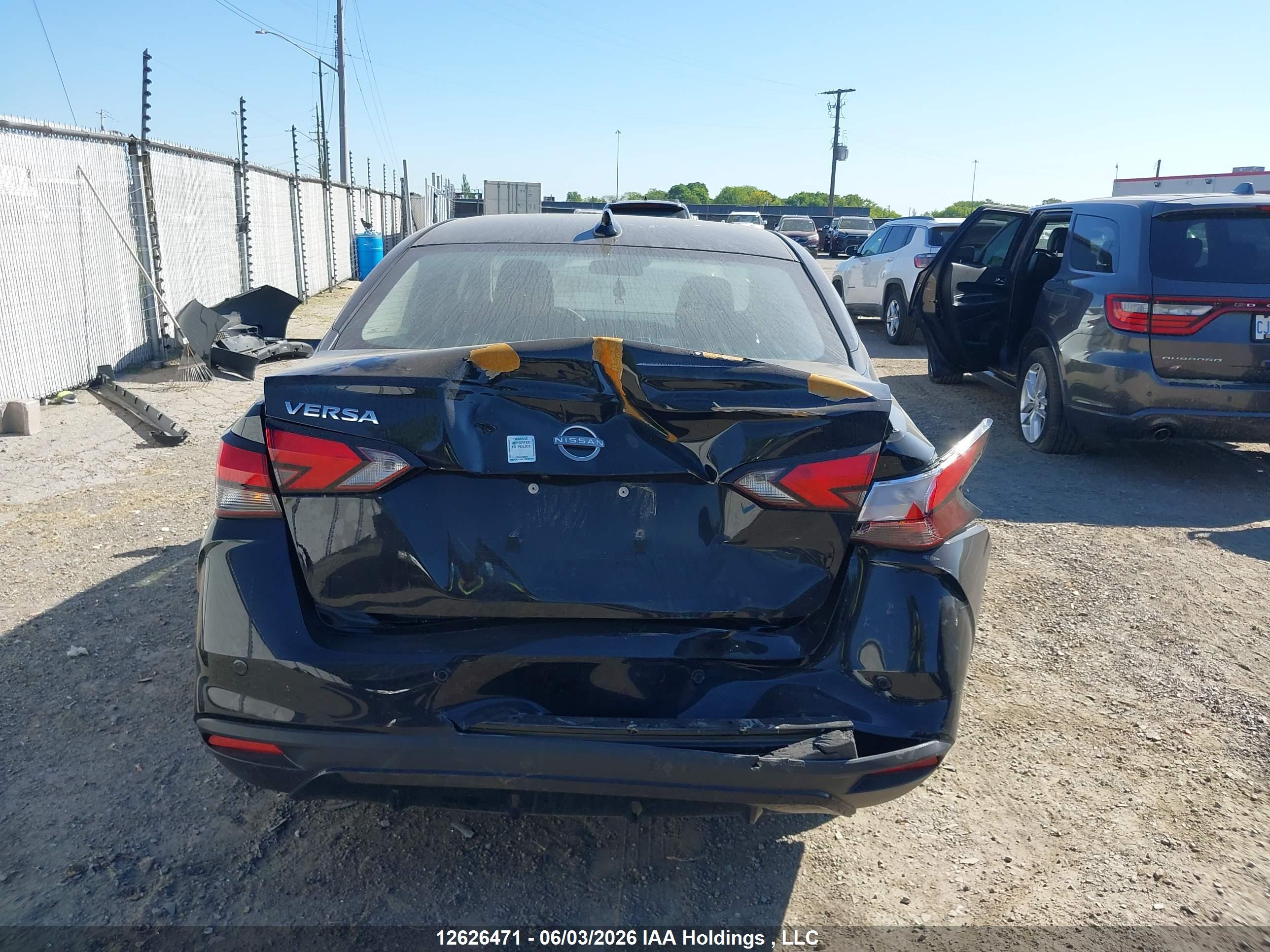 NISSAN VERSA image 6