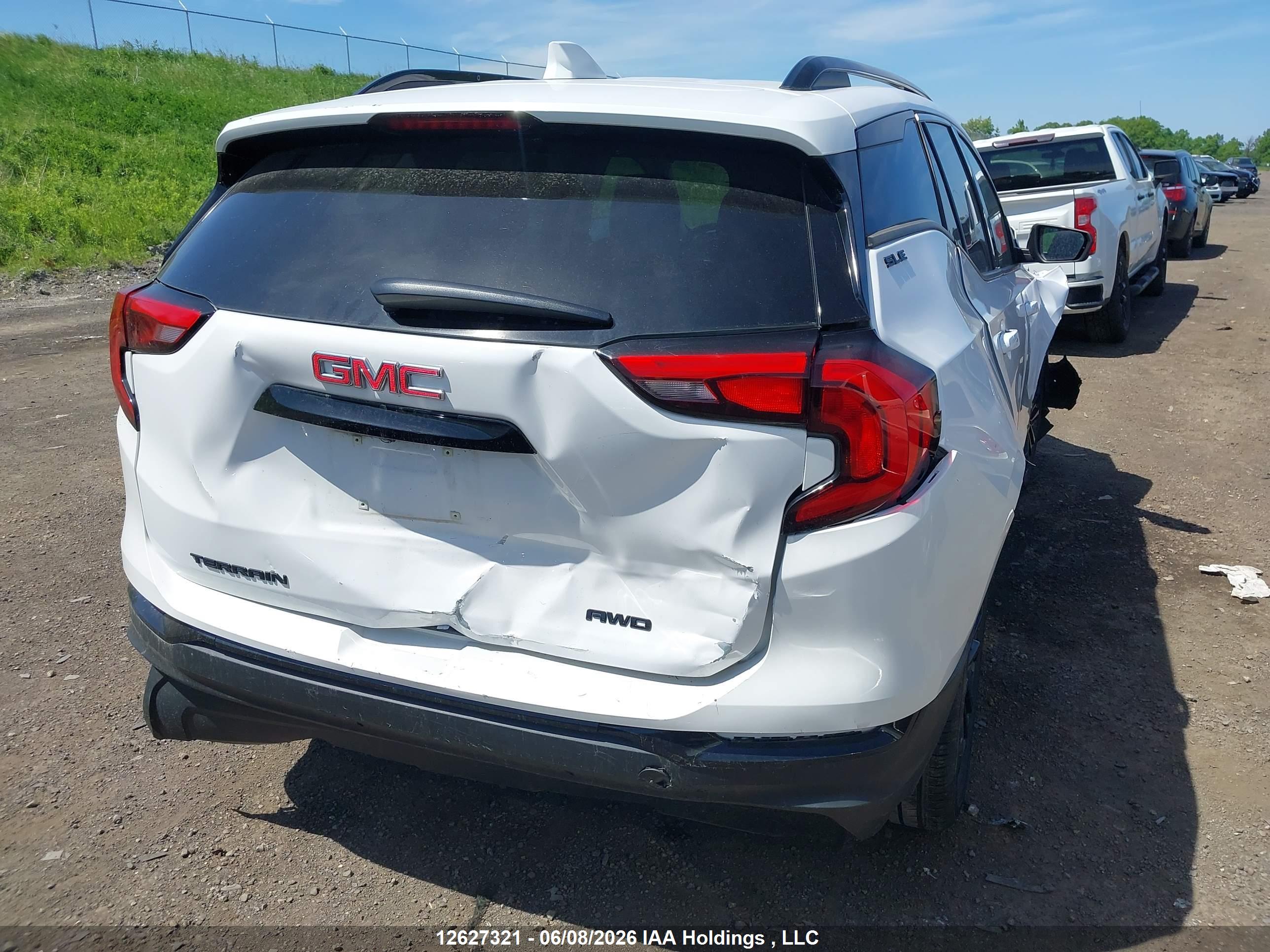 GMC TERRAIN image 4