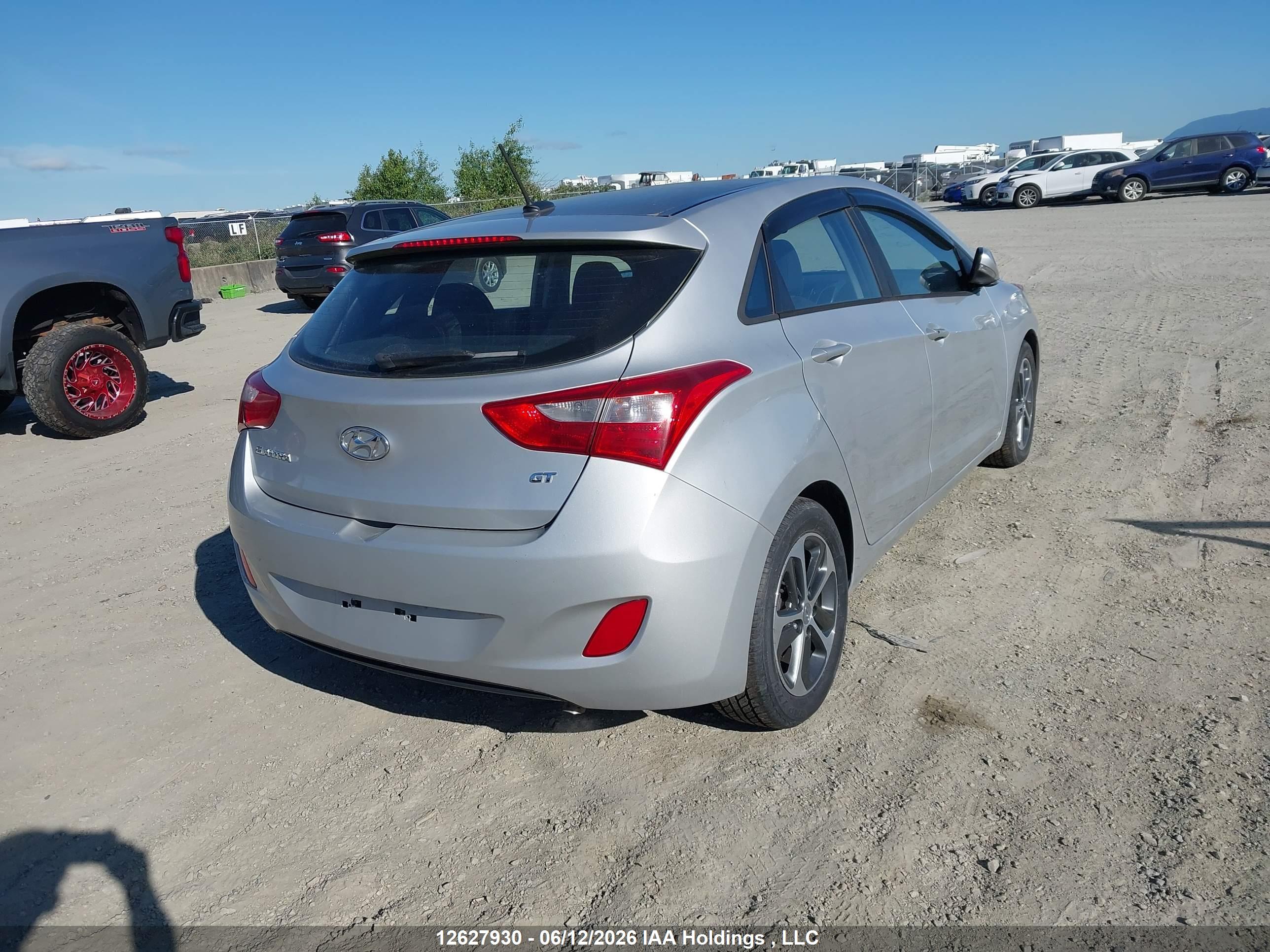 HYUNDAI ELANTRA image 4