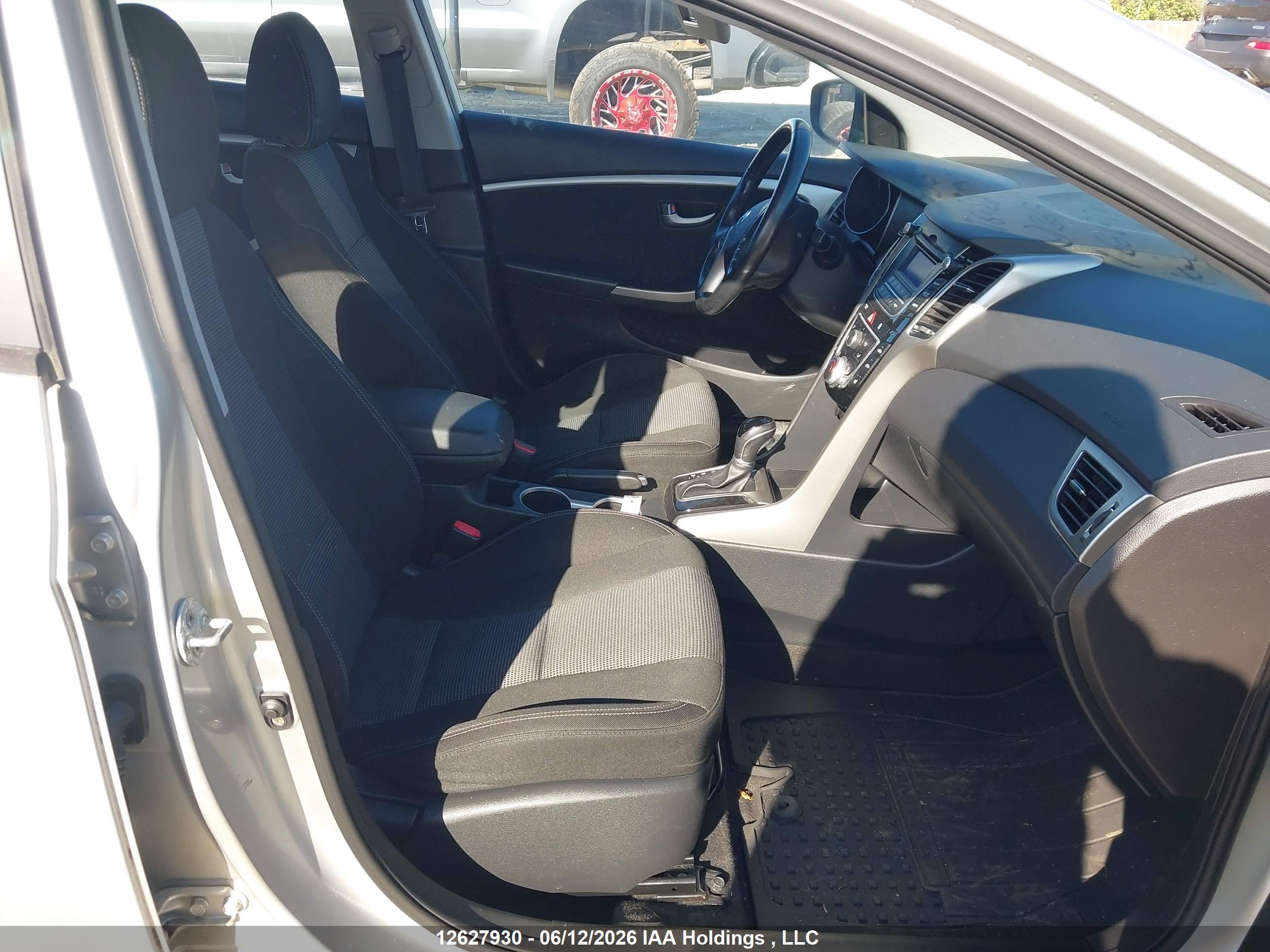 HYUNDAI ELANTRA image 5