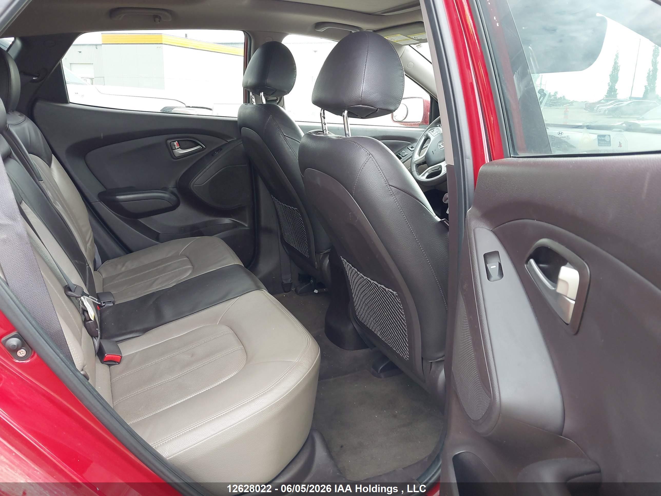 HYUNDAI TUCSON image 8