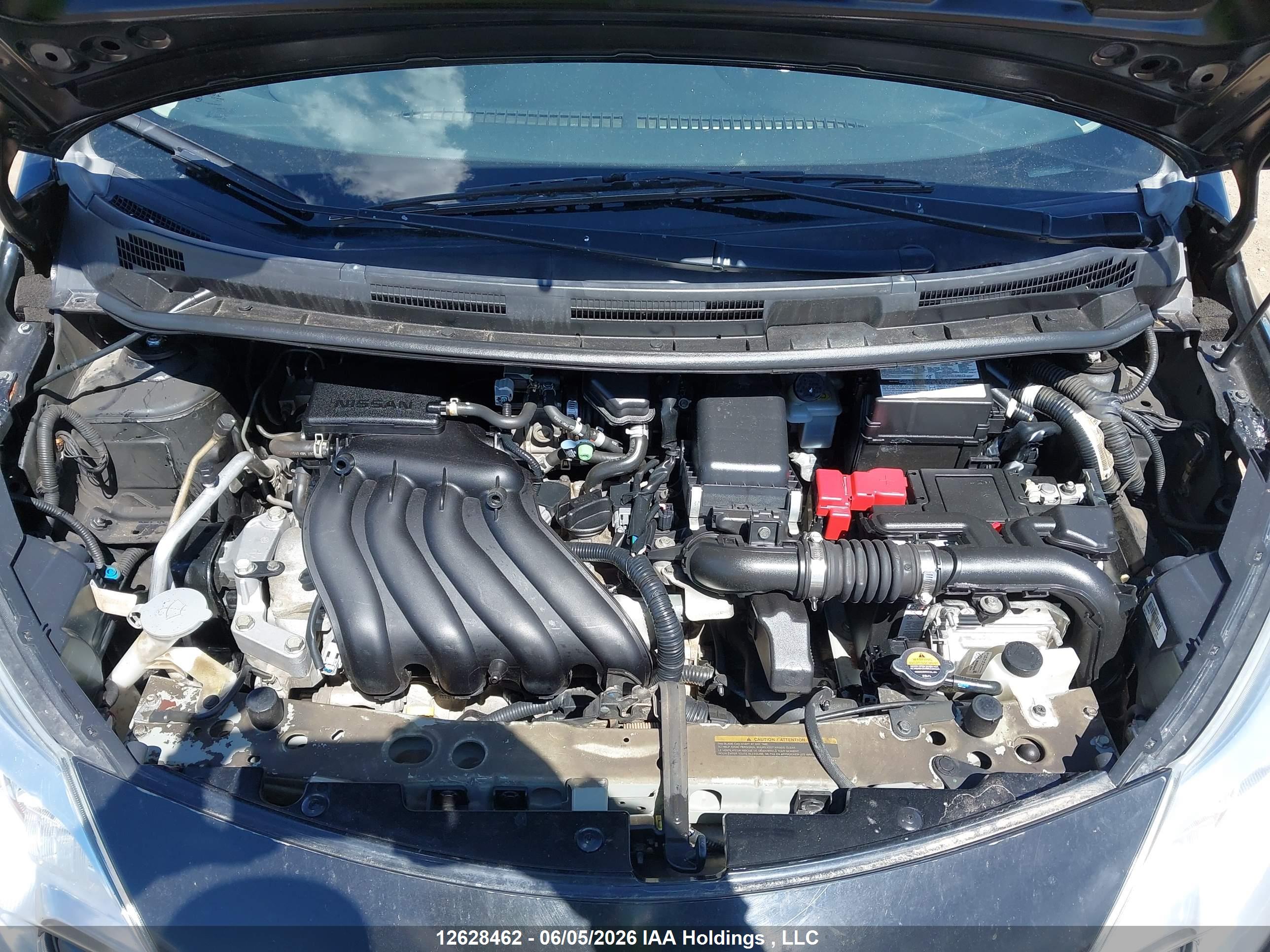 NISSAN VERSA image 10