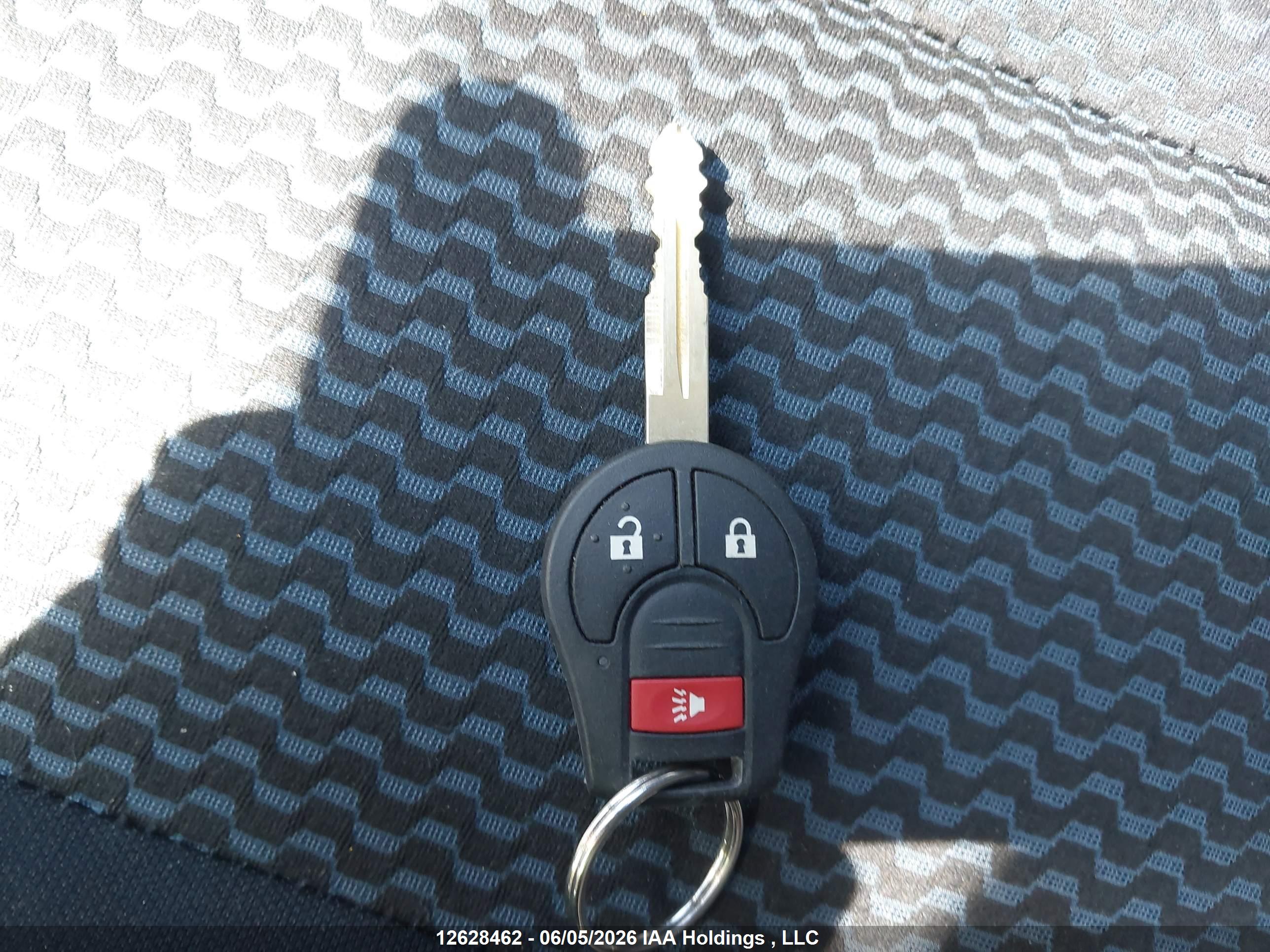 NISSAN VERSA image 11