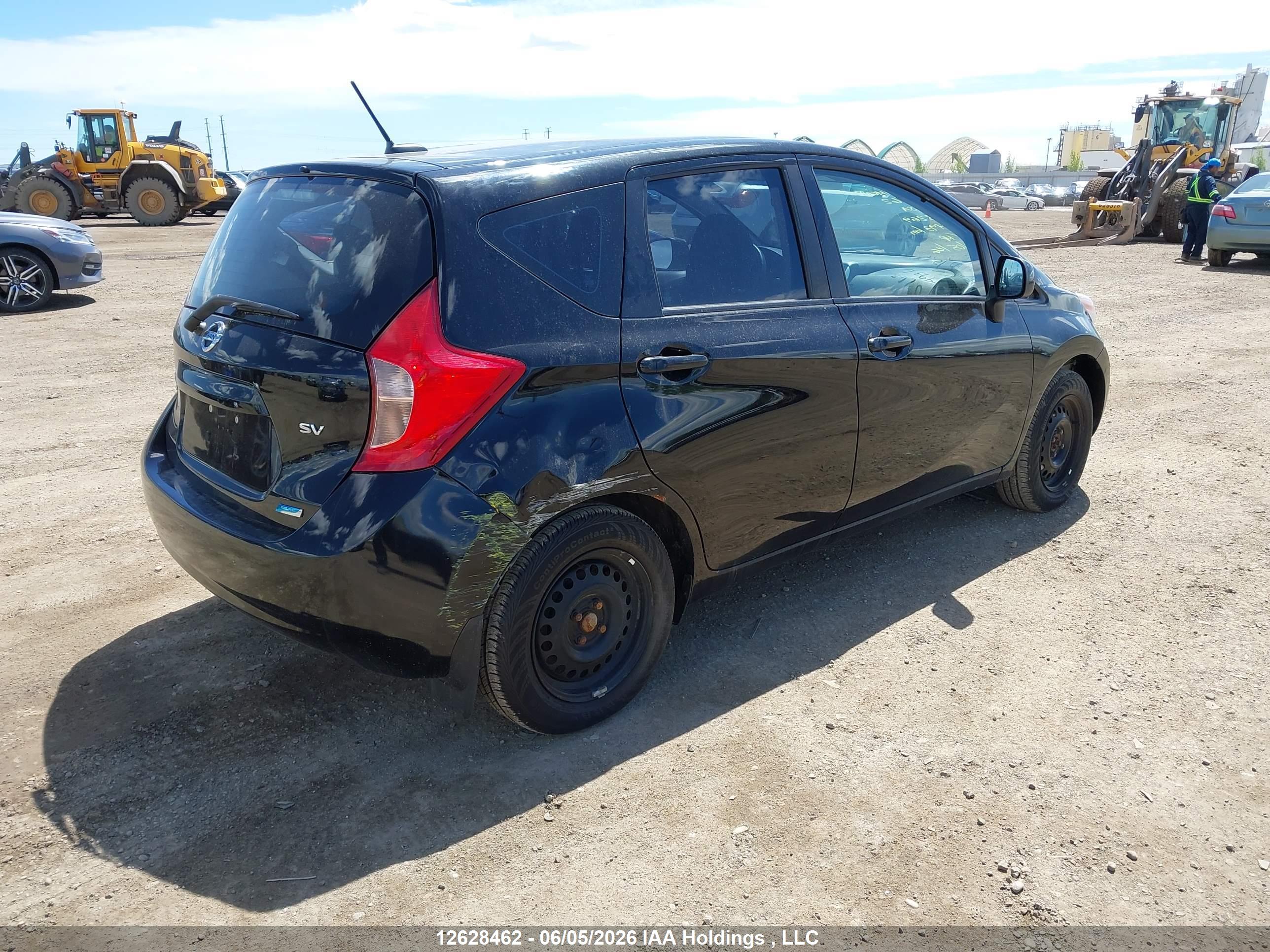 NISSAN VERSA image 4