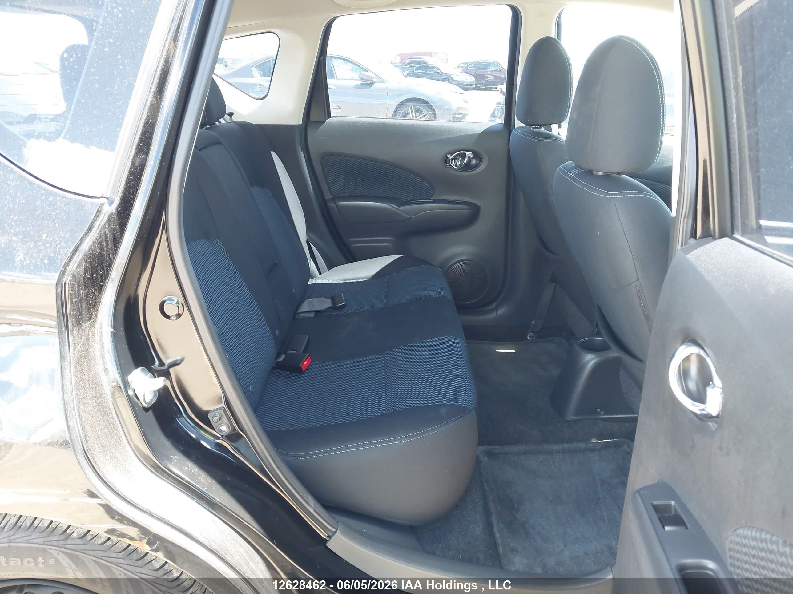 NISSAN VERSA image 8