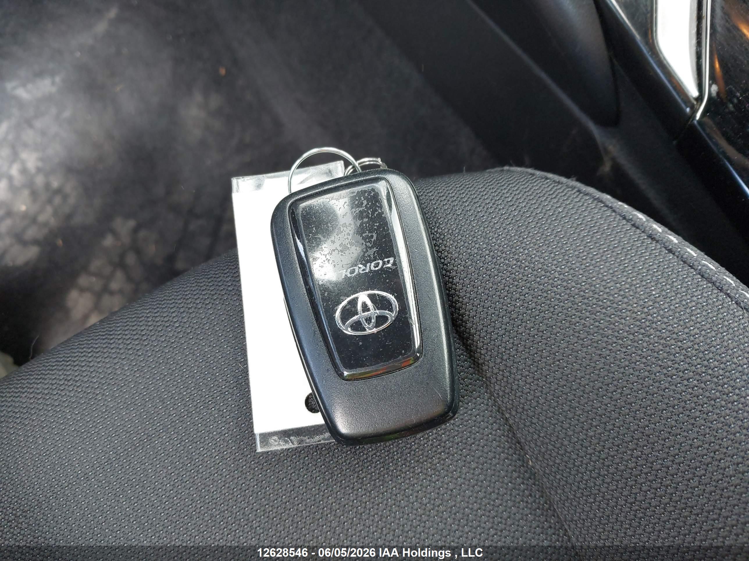 TOYOTA COROLLA image 11