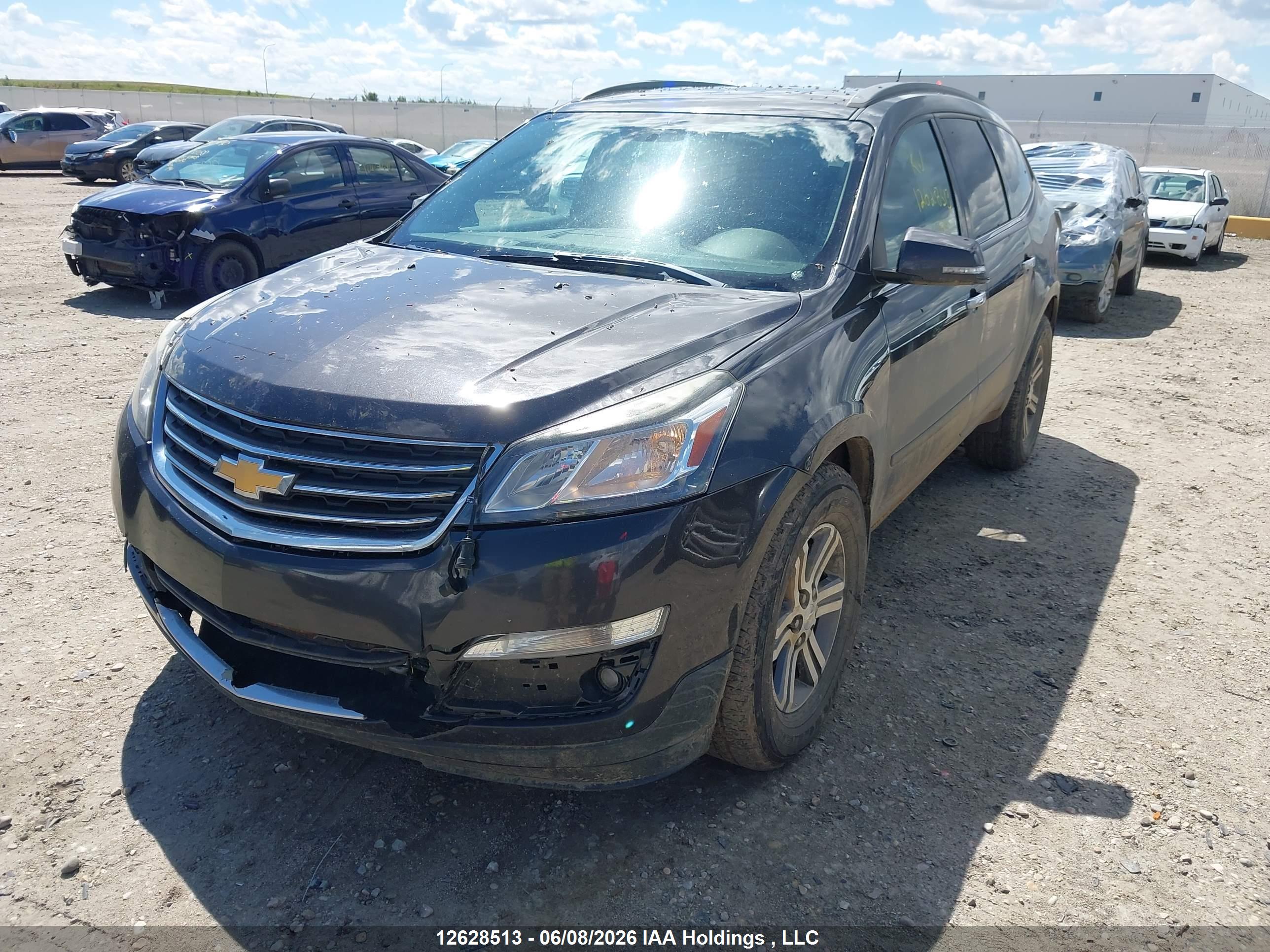 CHEVROLET TRAVERSE image 2