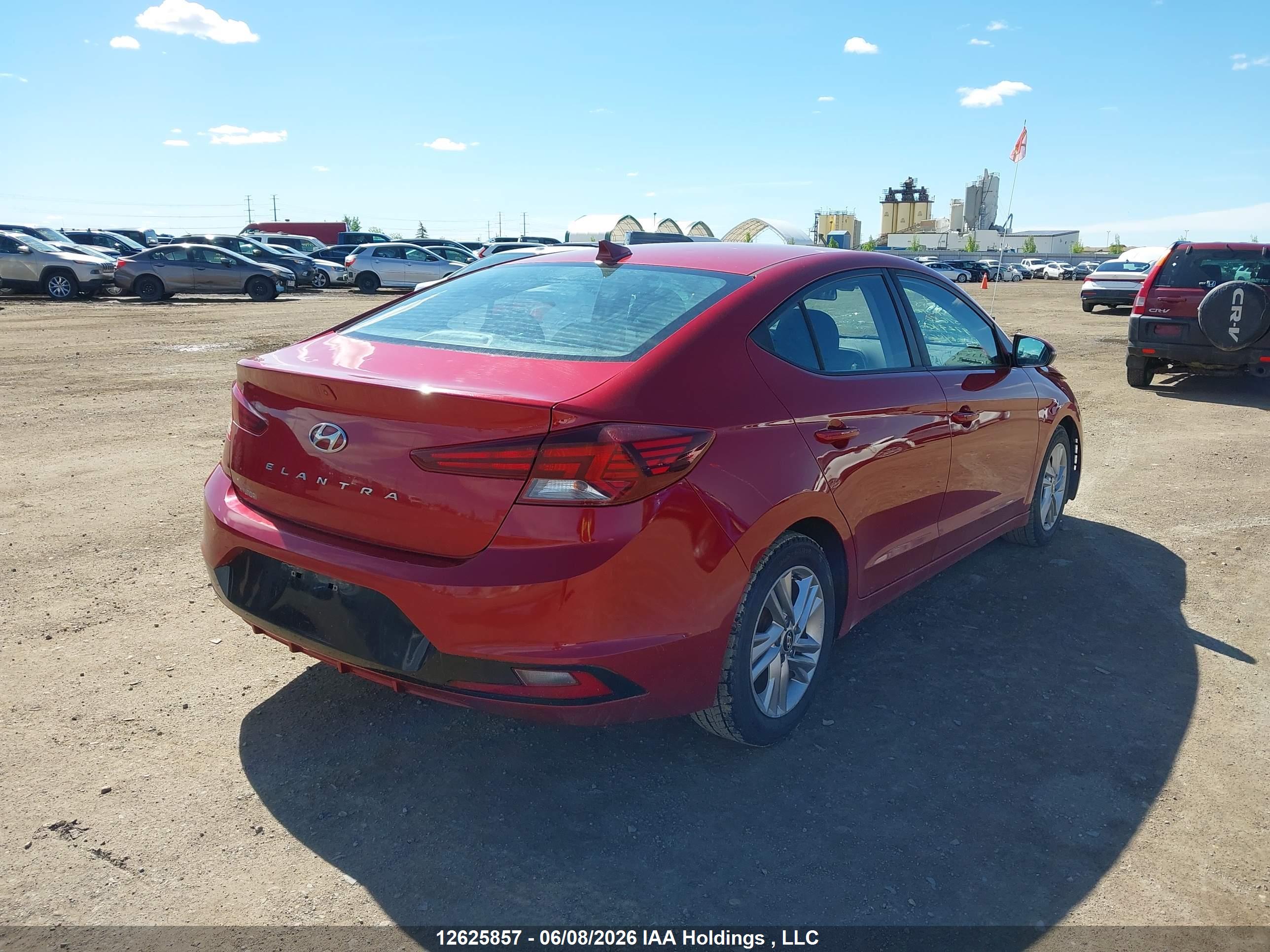 HYUNDAI ELANTRA image 4