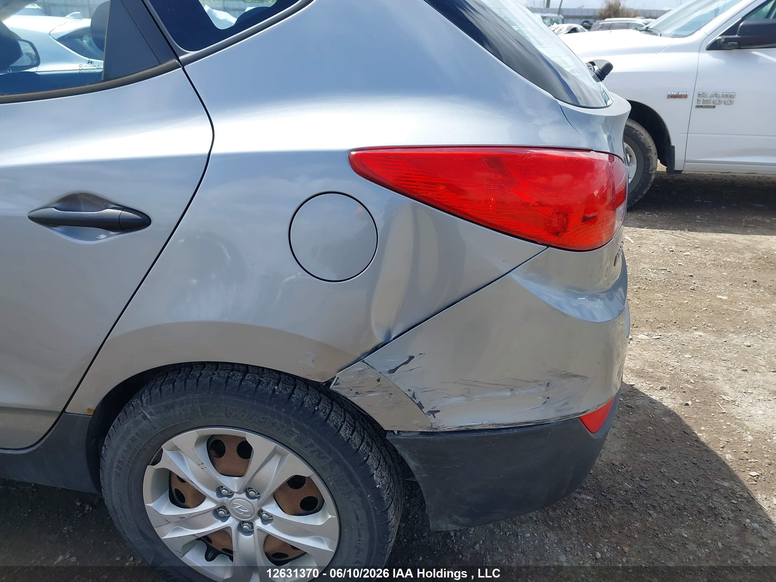 HYUNDAI TUCSON image 6