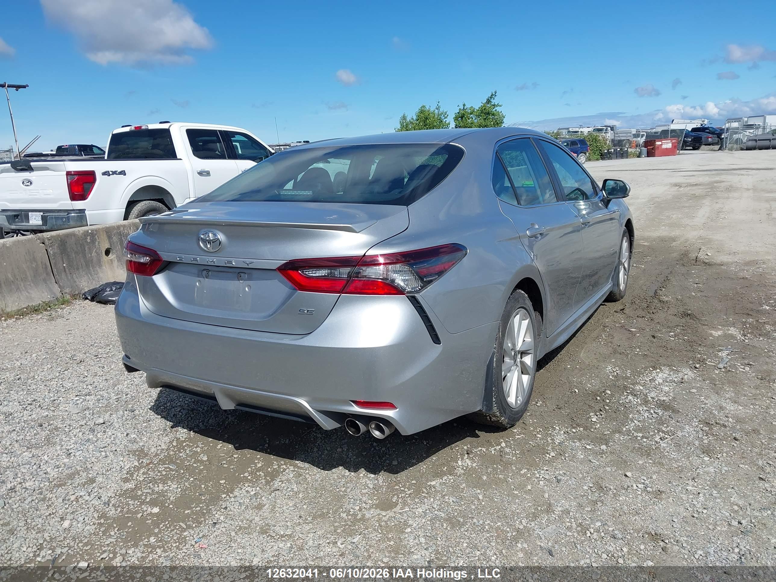 TOYOTA CAMRY image 4
