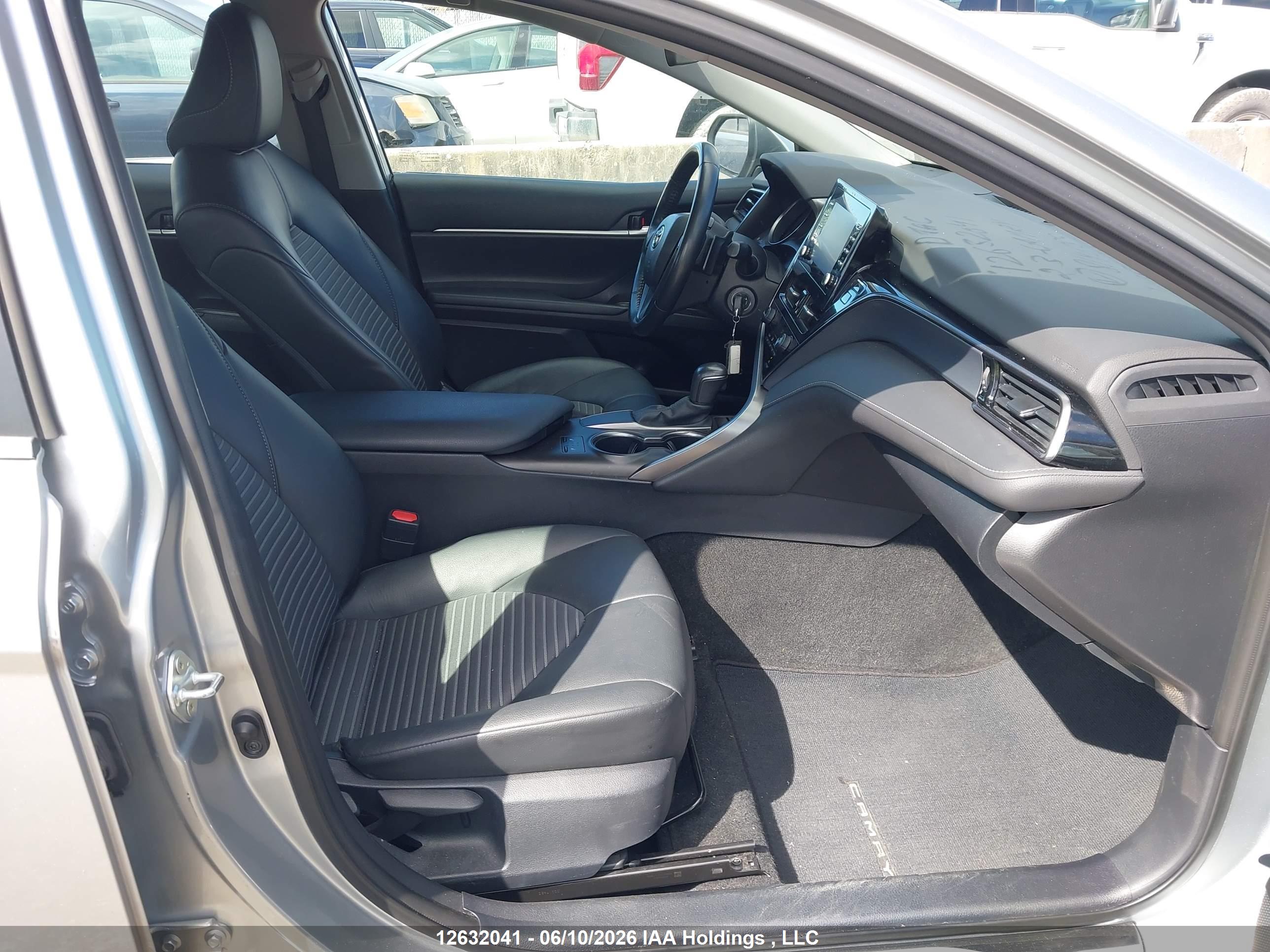 TOYOTA CAMRY image 5