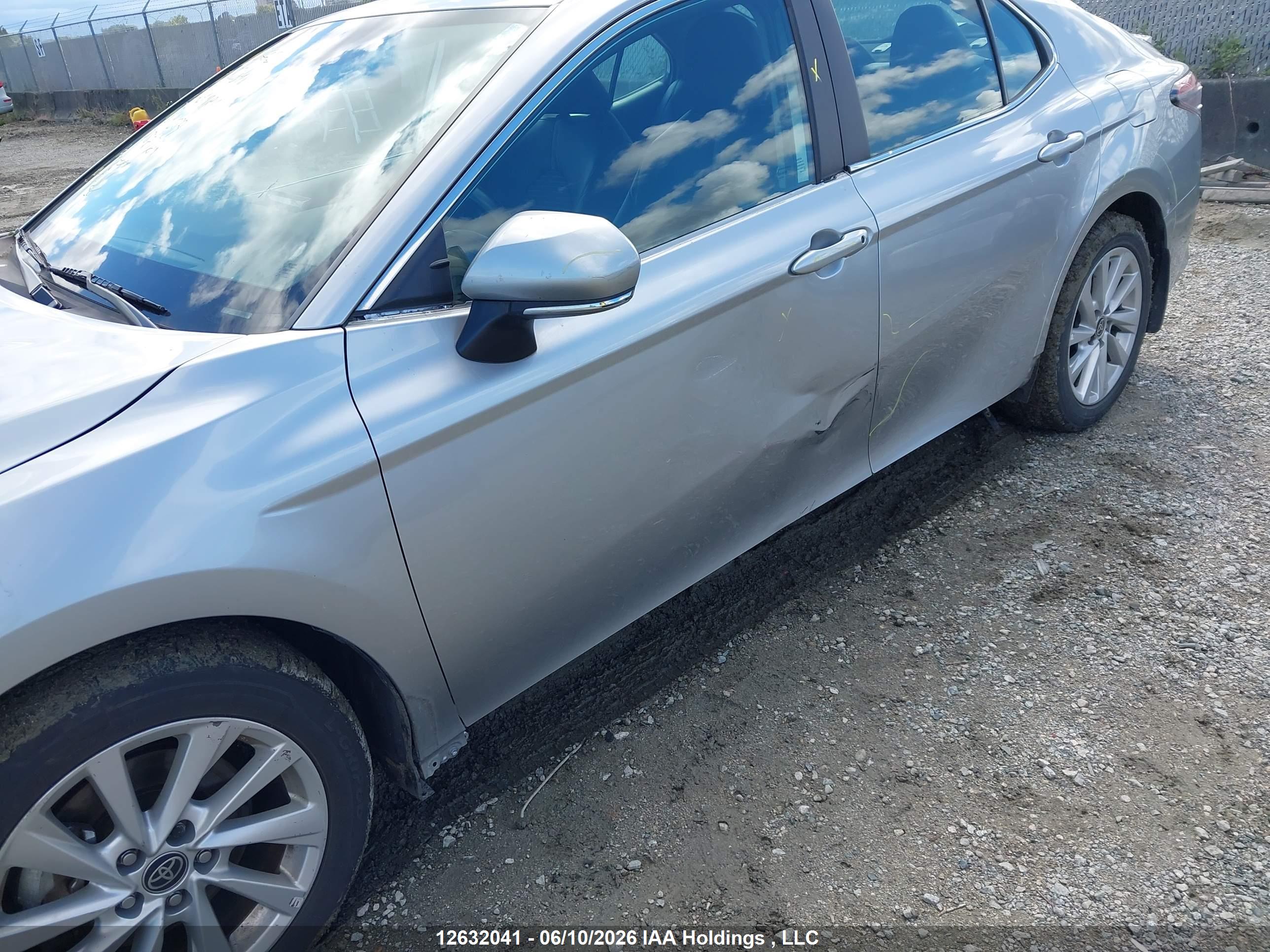 TOYOTA CAMRY image 6