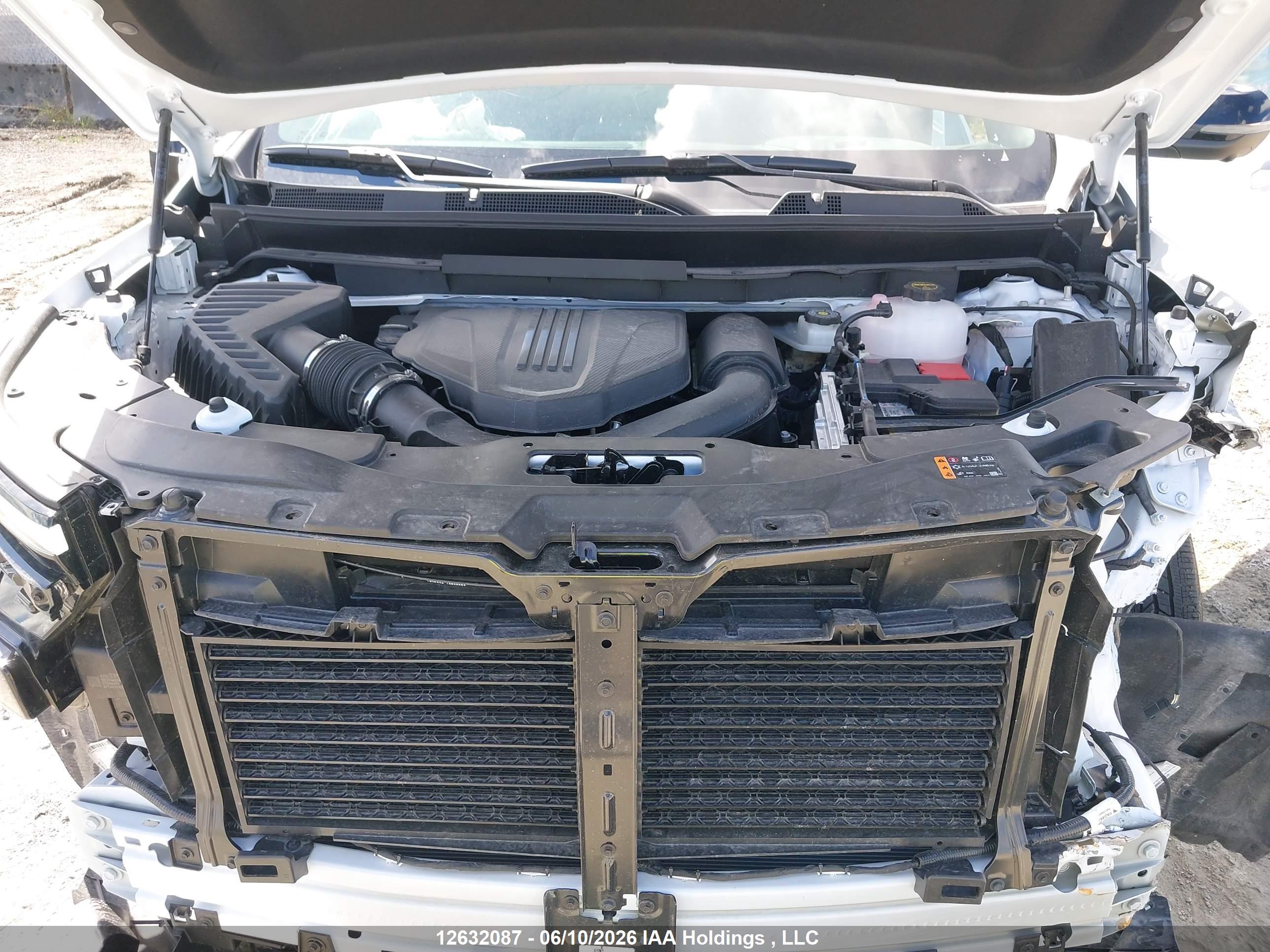 CHEVROLET TRAVERSE image 9