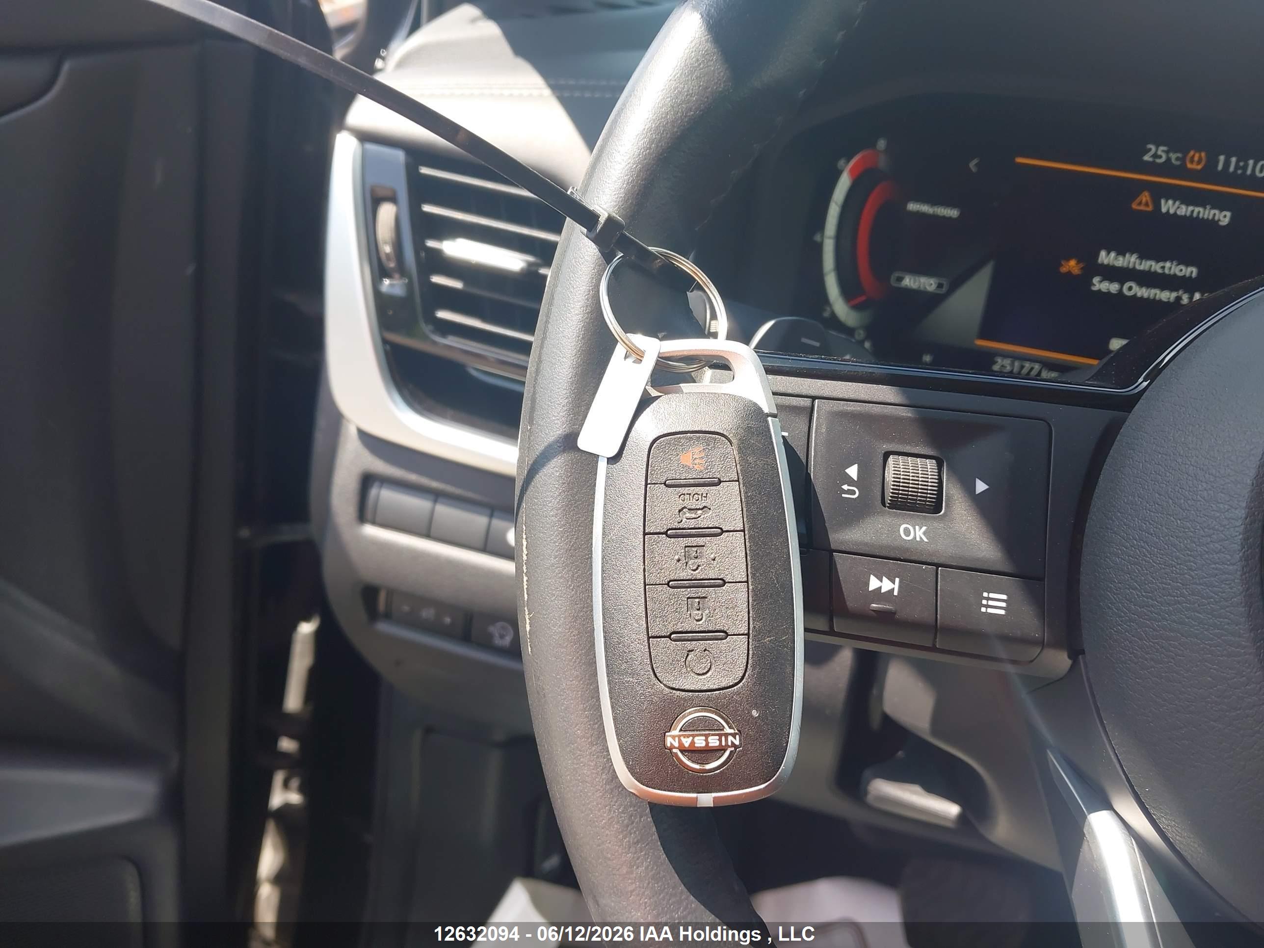 NISSAN ROGUE image 11