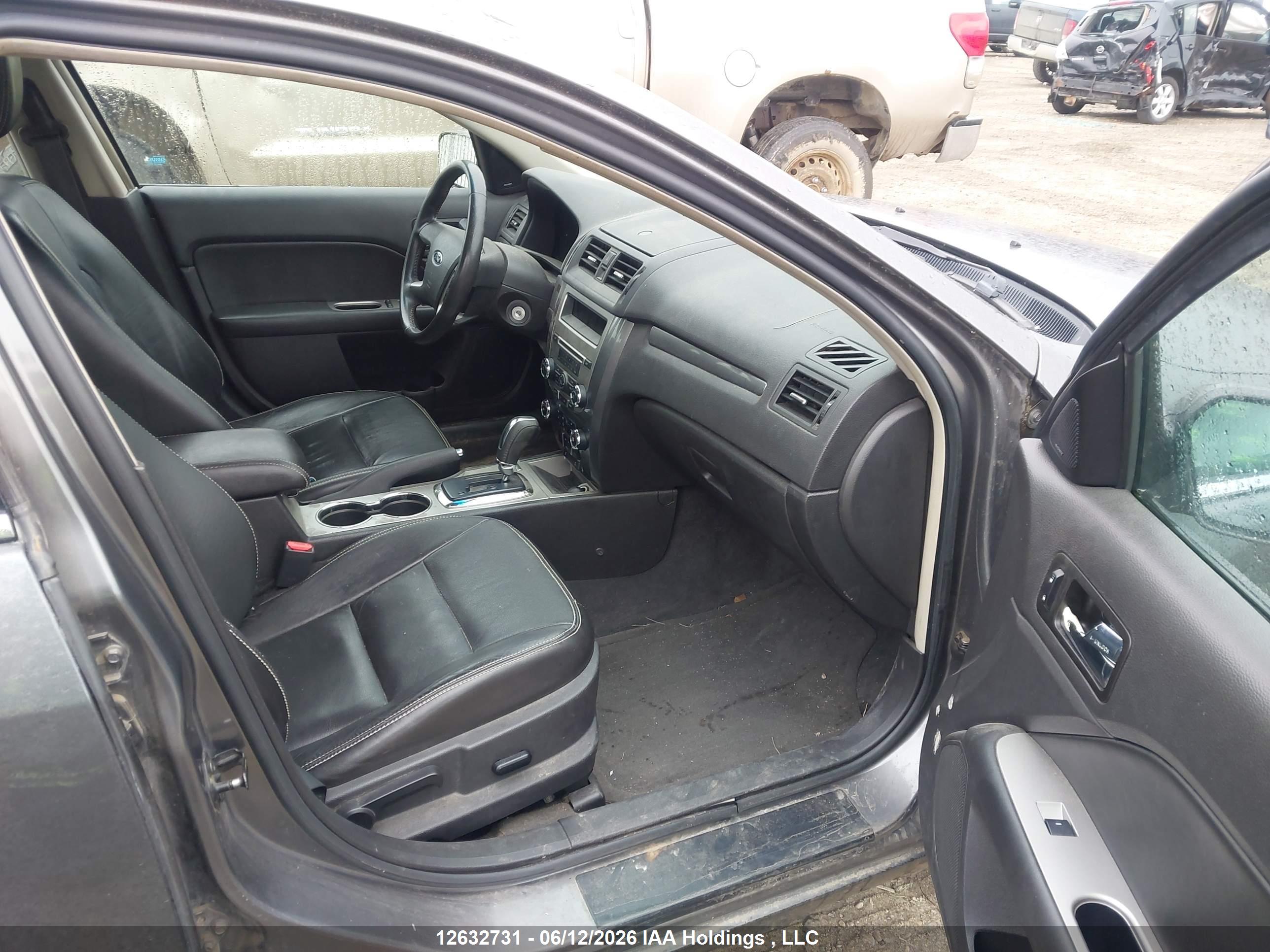 FORD FUSION image 5
