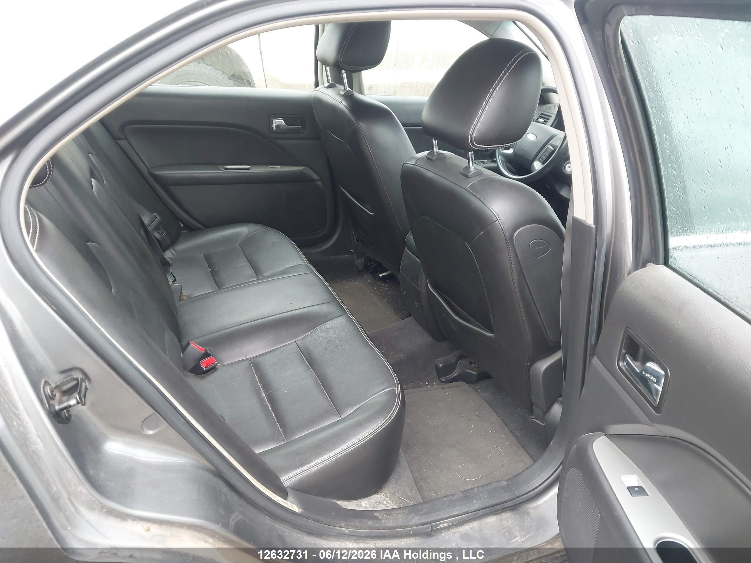 FORD FUSION image 8