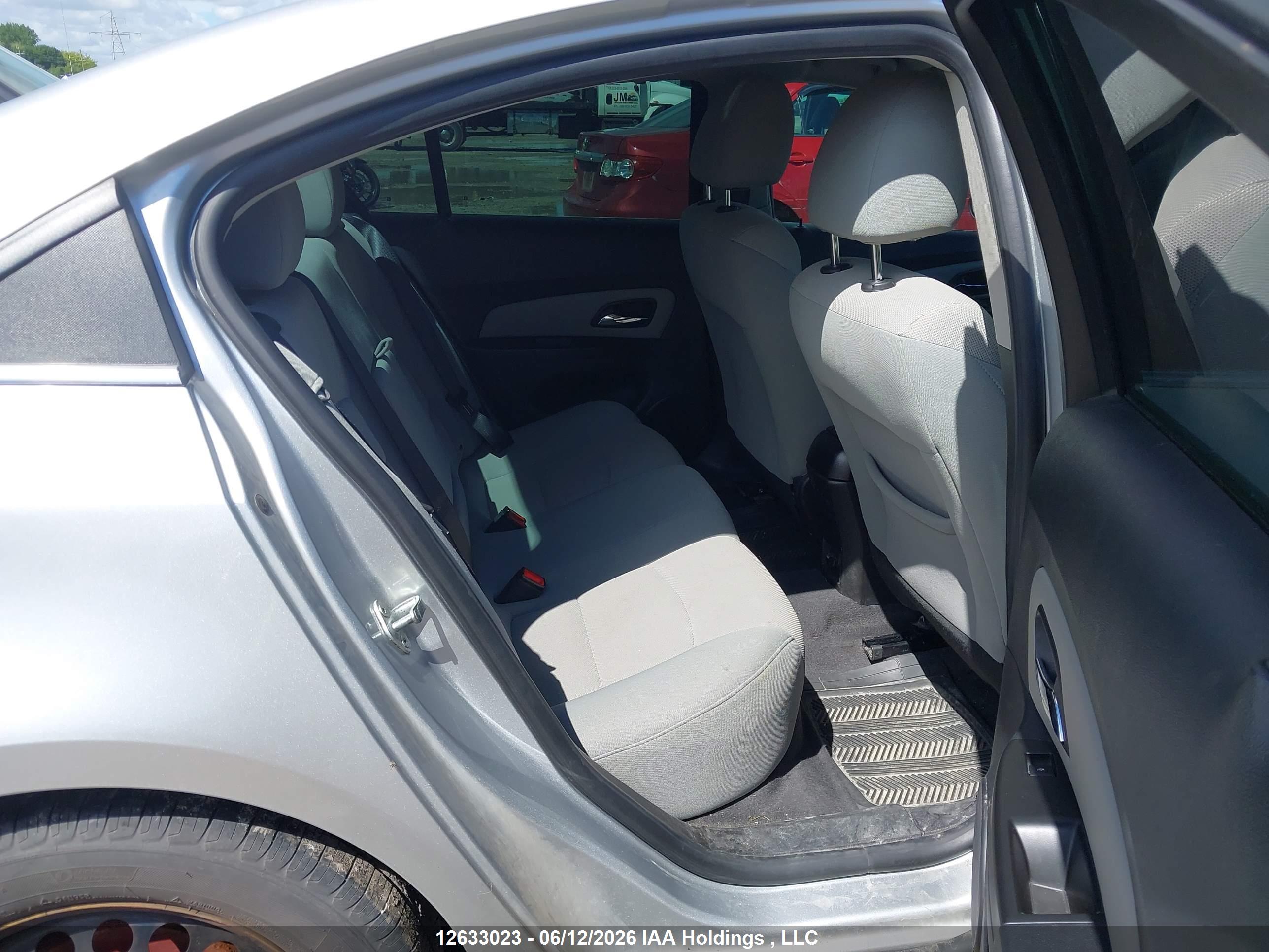 CHEVROLET CRUZE image 8