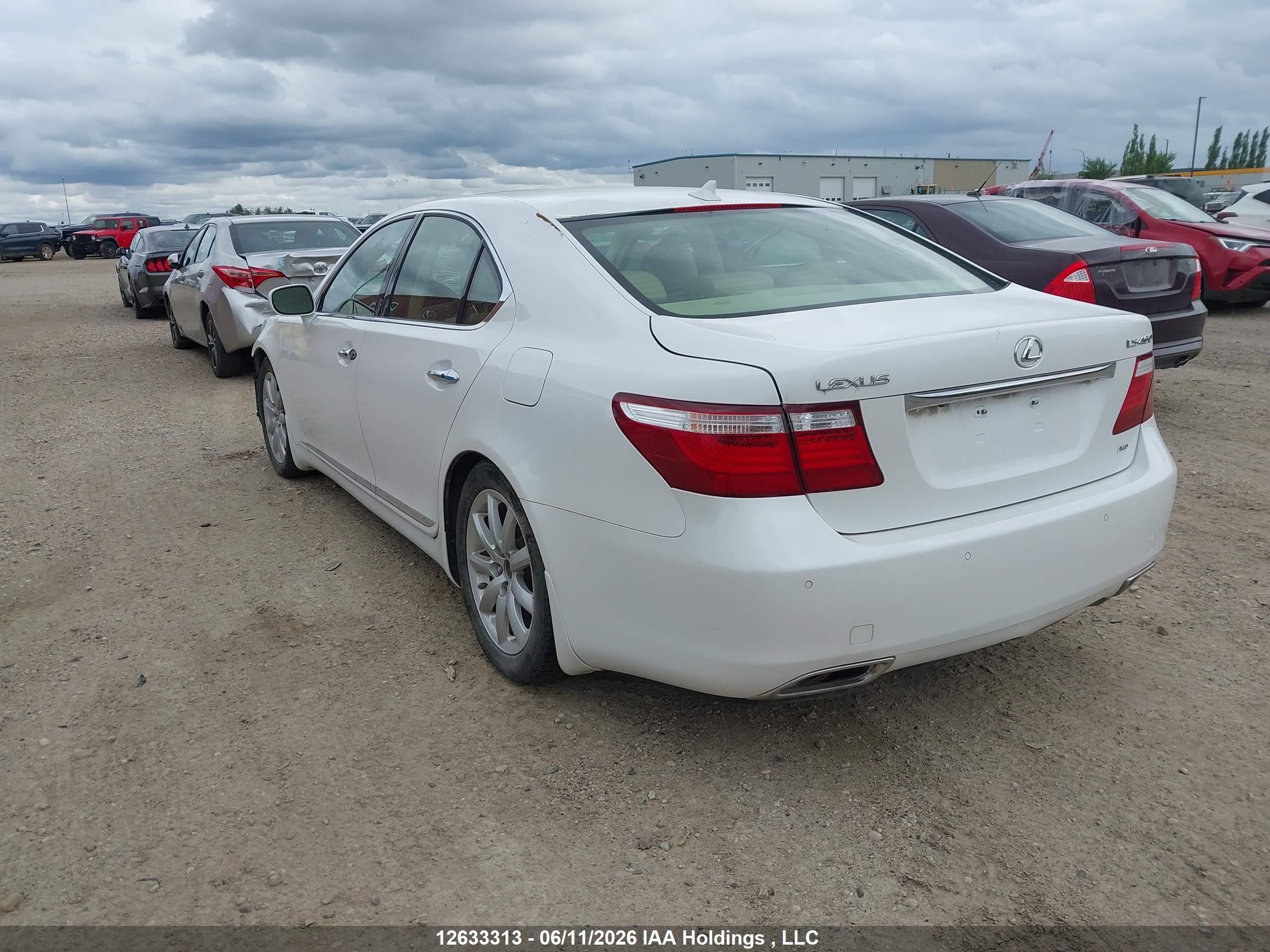 LEXUS LS image 3