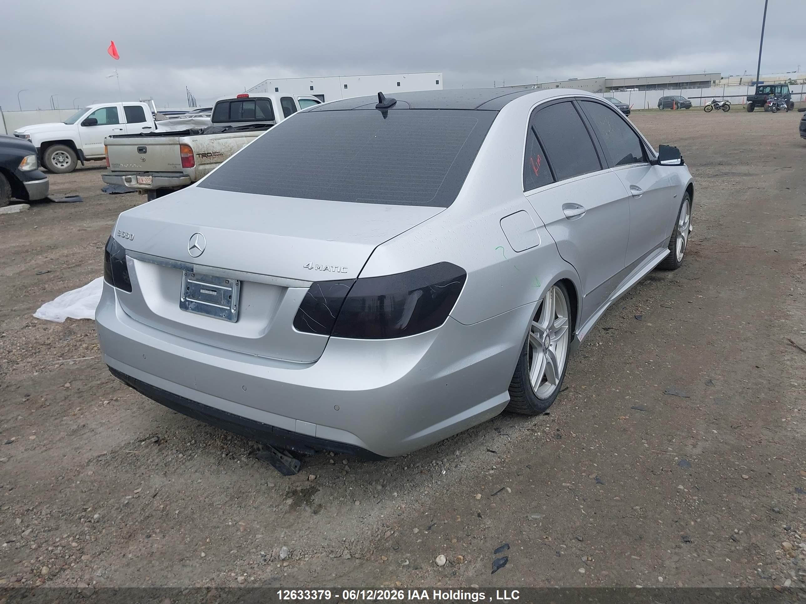 MERCEDES-BENZ E image 4