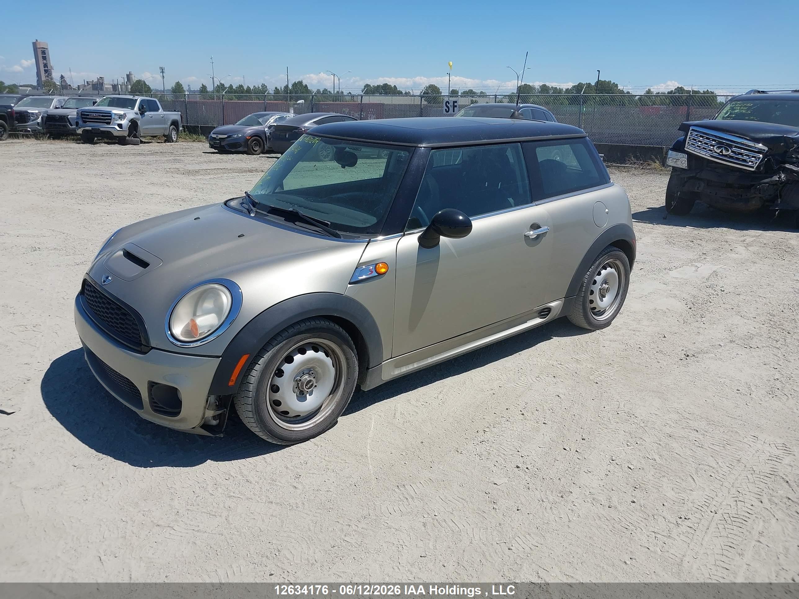 MINI COOPER image 2