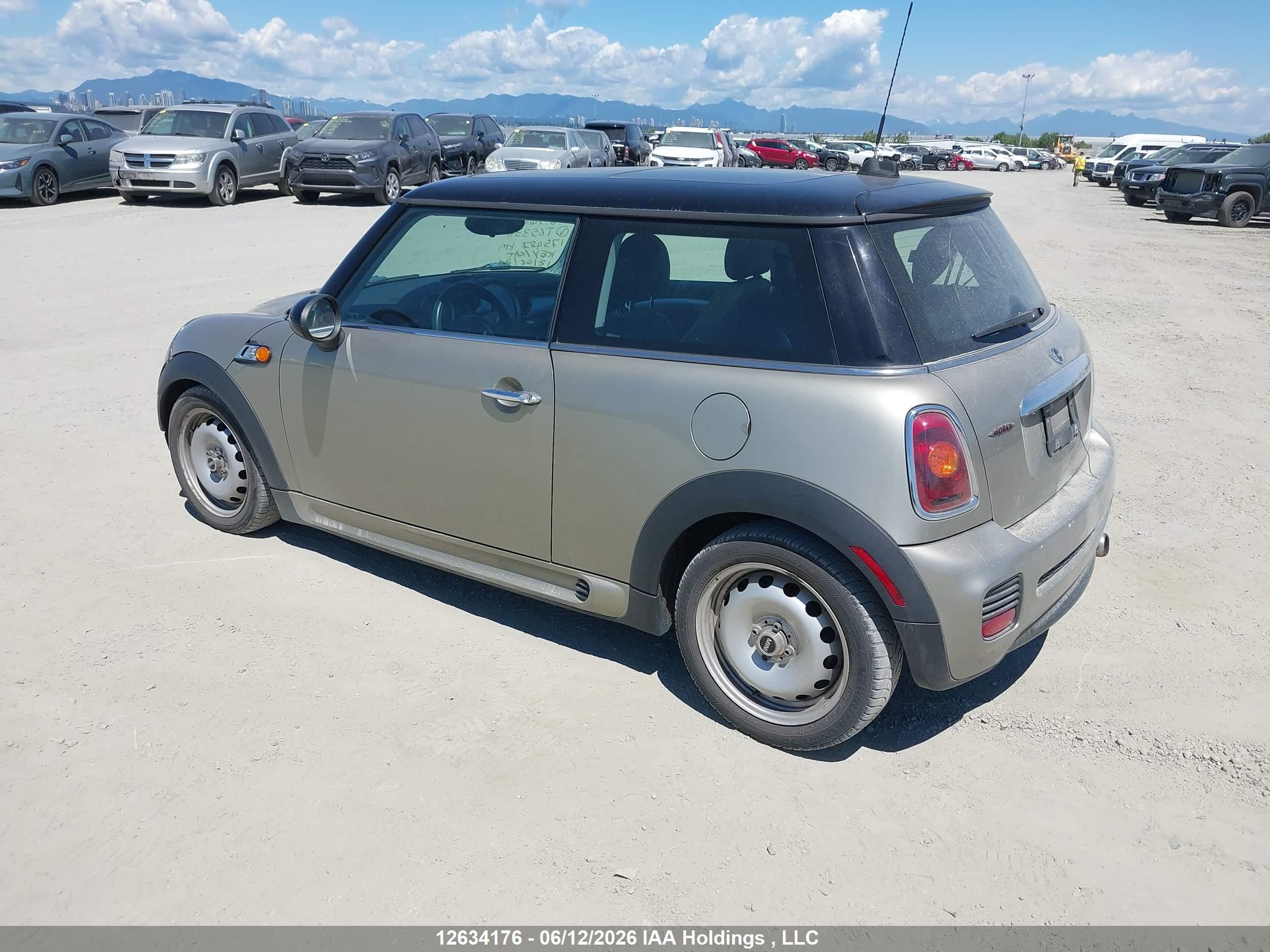 MINI COOPER image 3