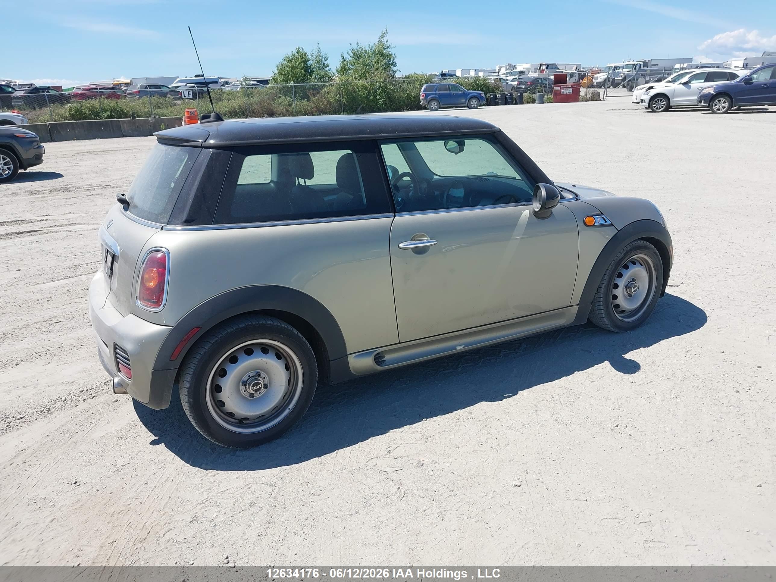 MINI COOPER image 4