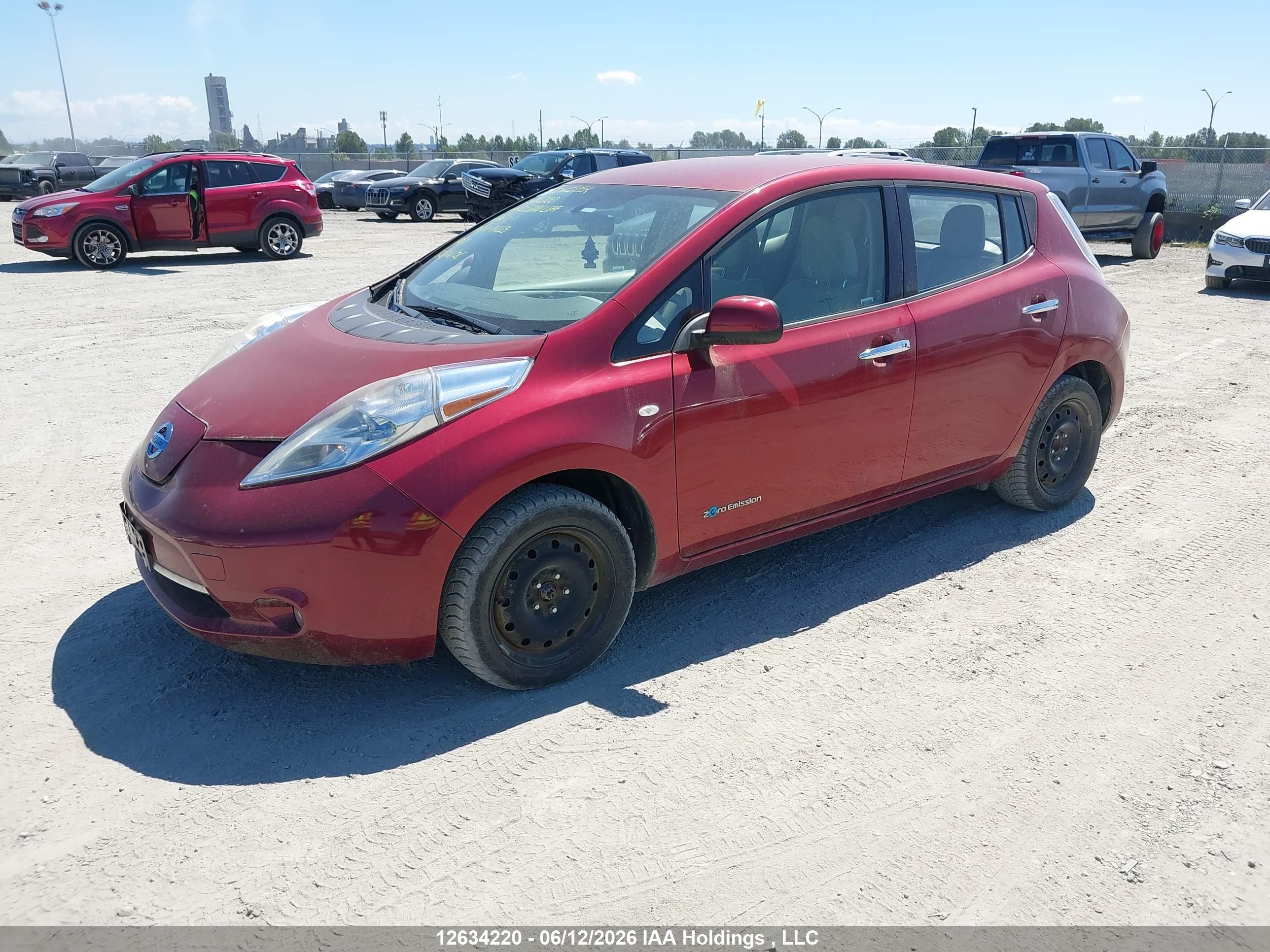 NISSAN LEAF image 2