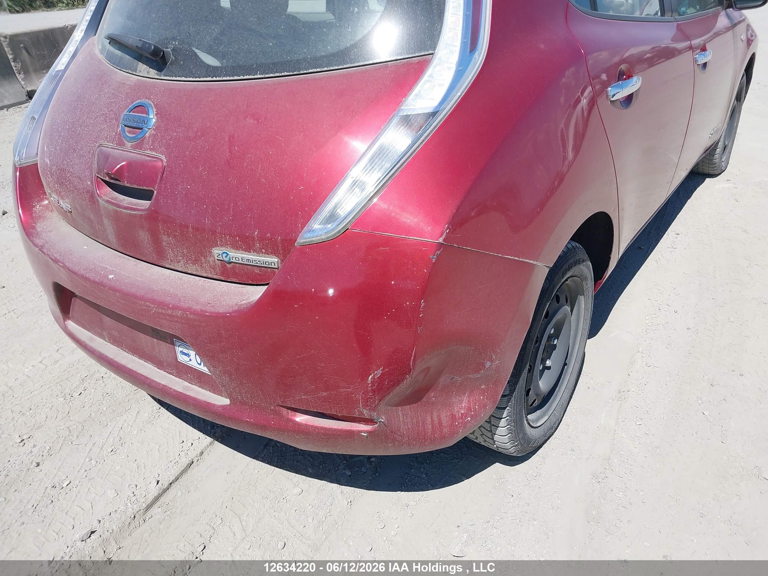 NISSAN LEAF image 6