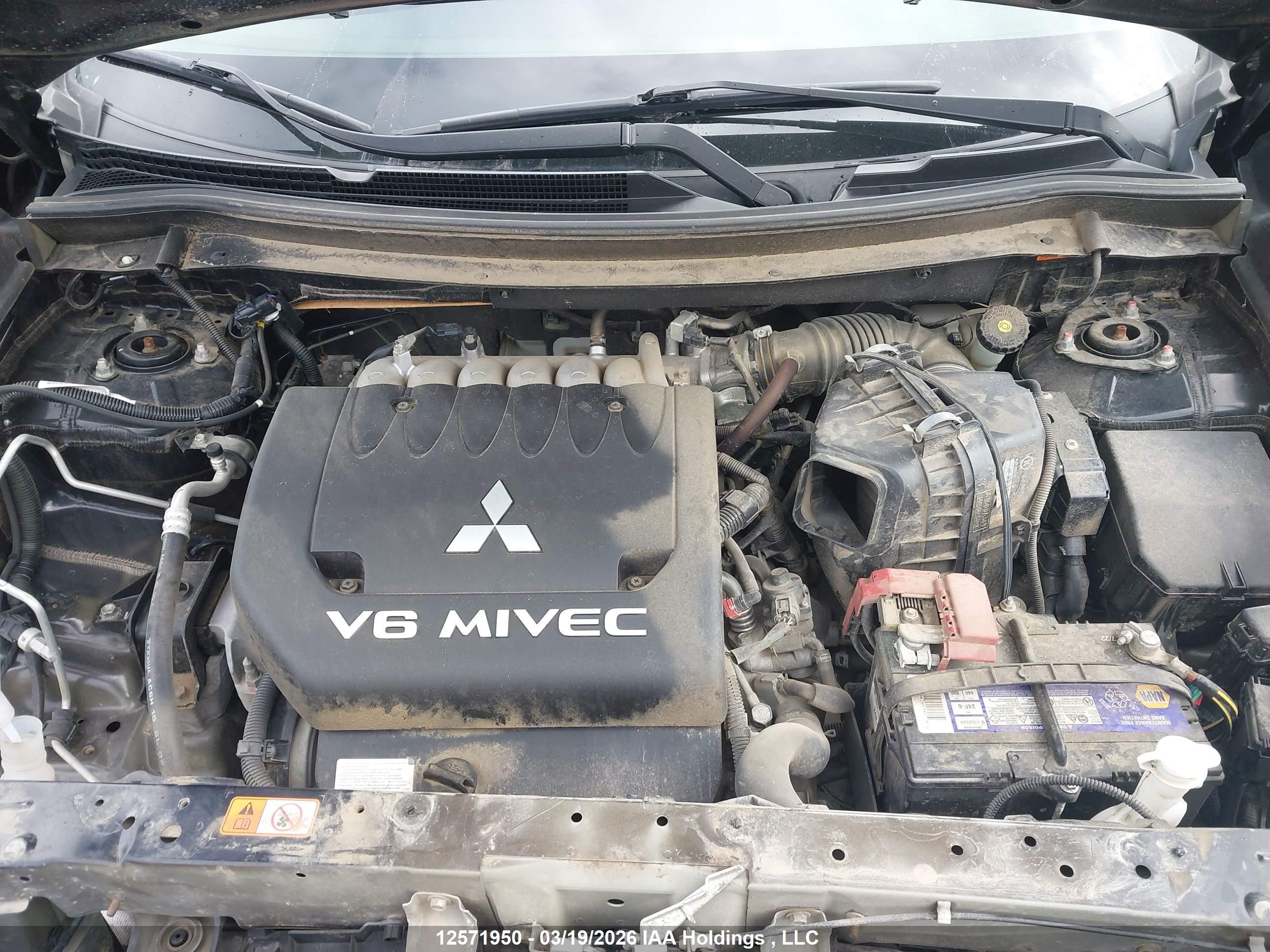 MITSUBISHI OUTLANDER image 10
