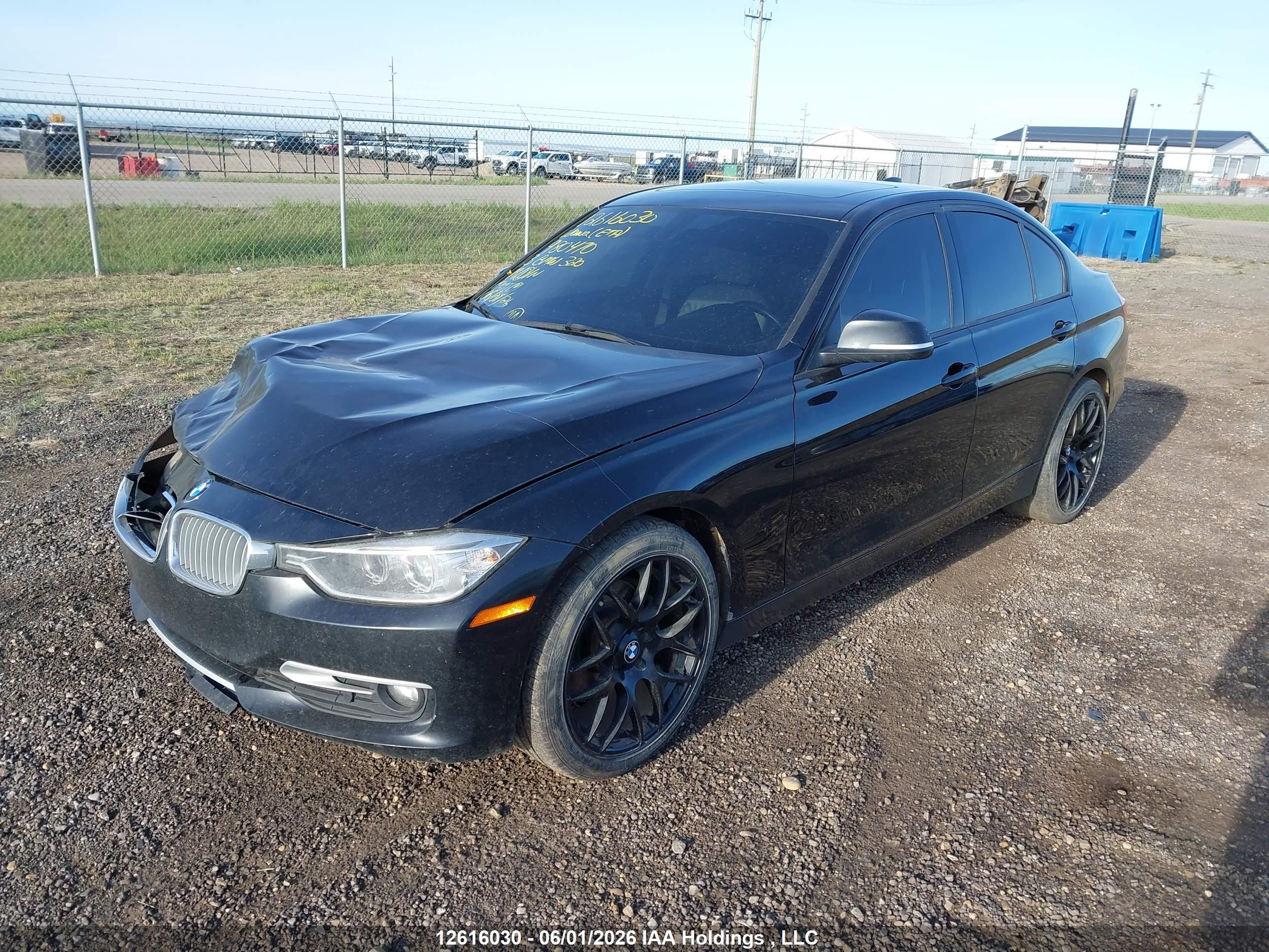 BMW 320I image 2