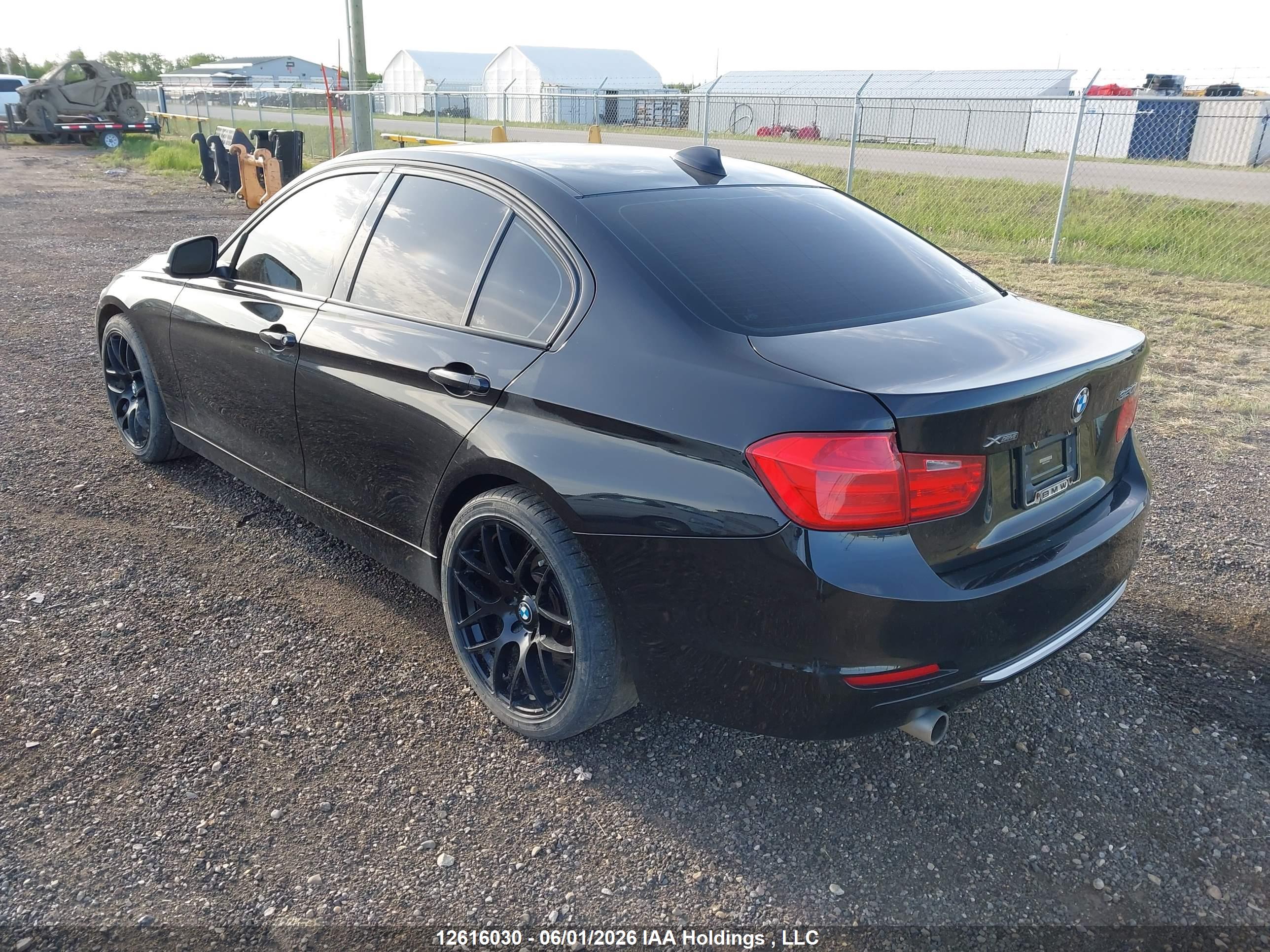 BMW 320I image 3