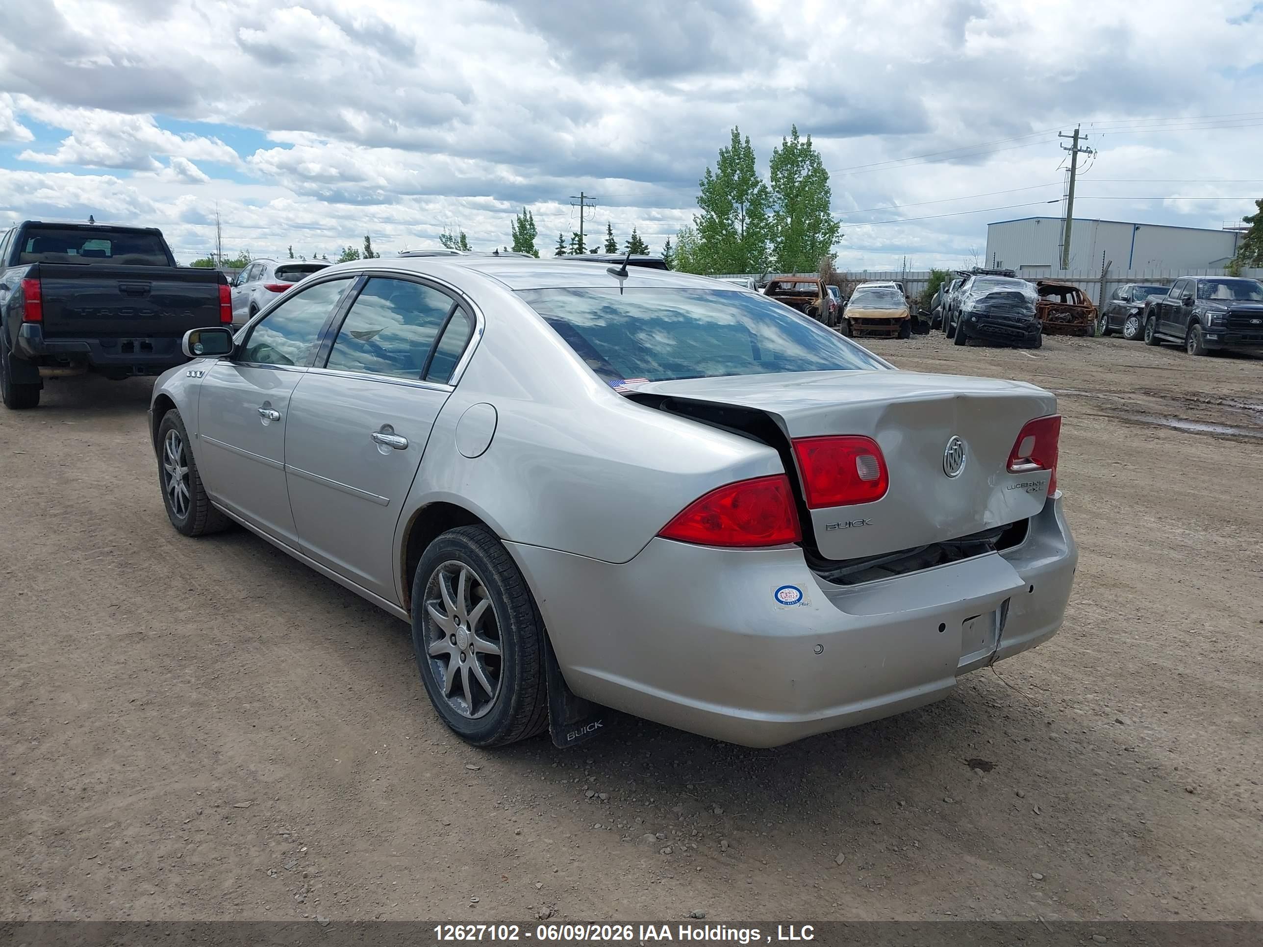 BUICK LUCERNE image 3