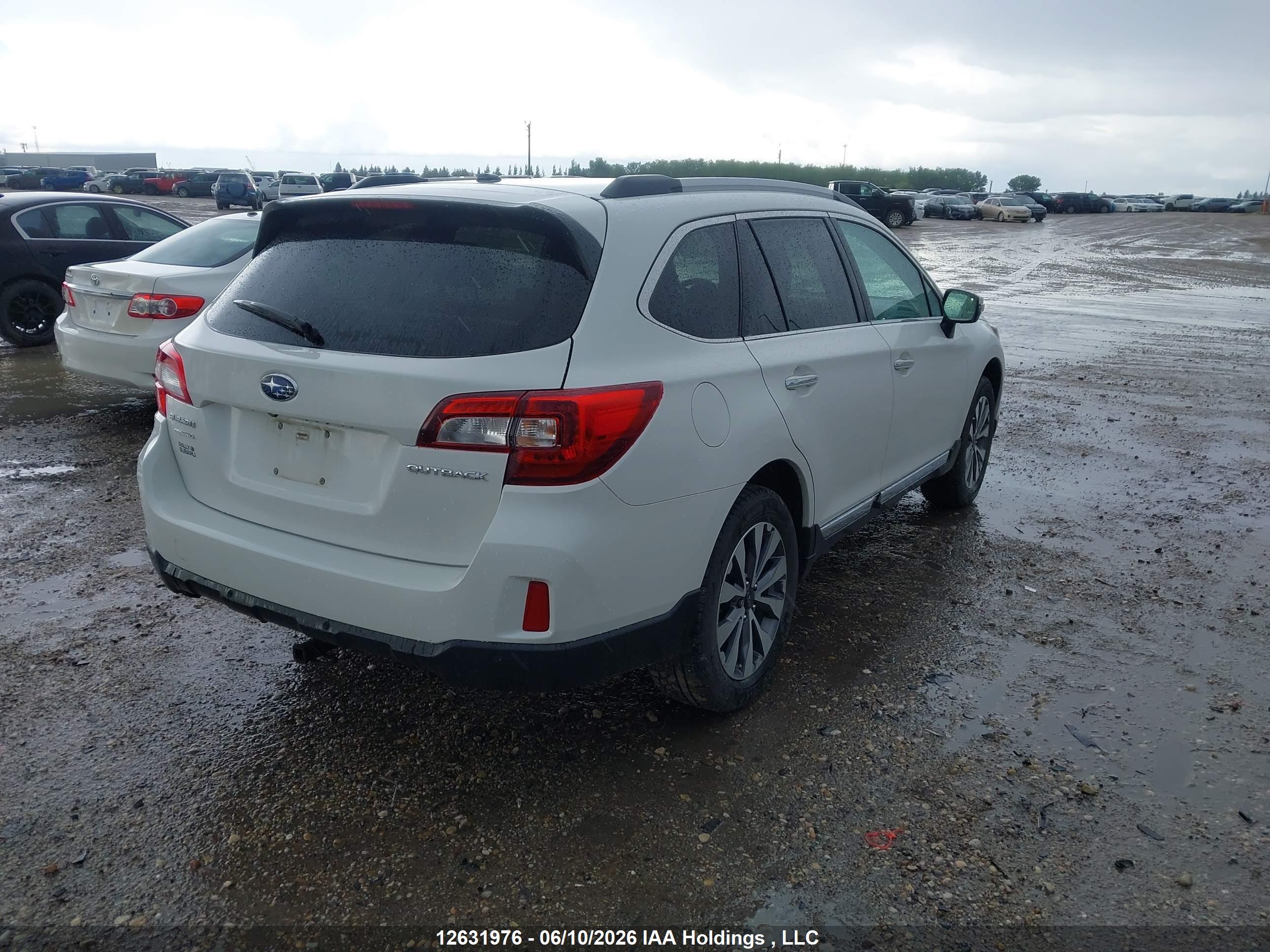 SUBARU OUTBACK image 4