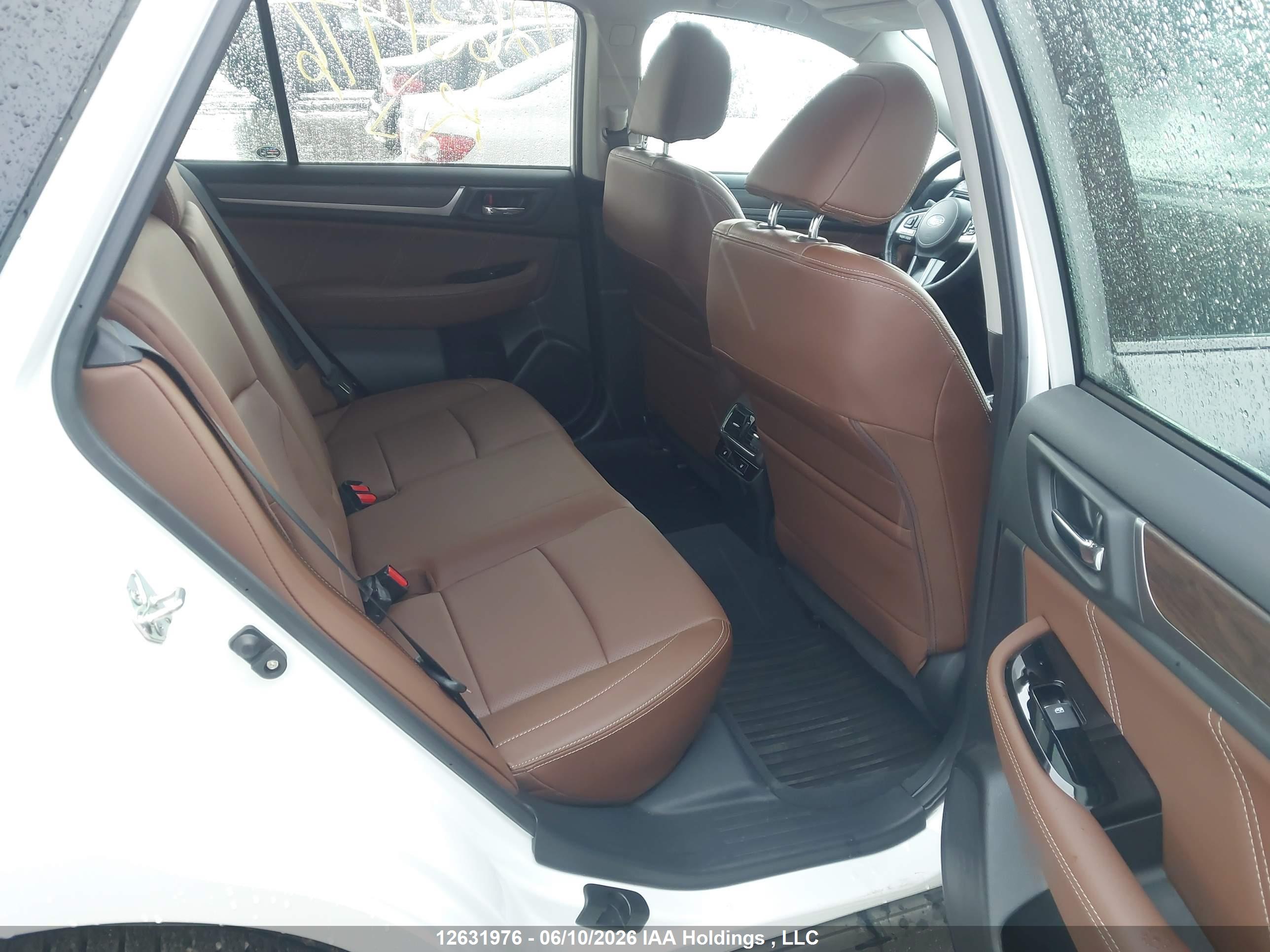 SUBARU OUTBACK image 8