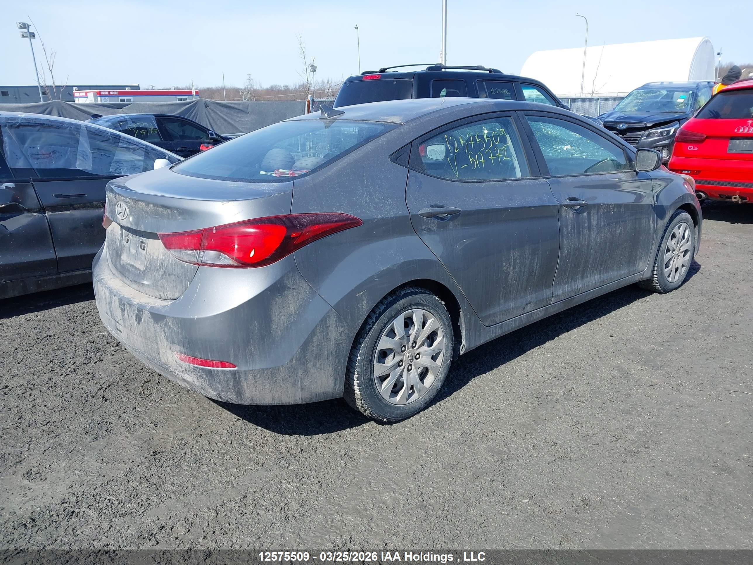 HYUNDAI ELANTRA image 4
